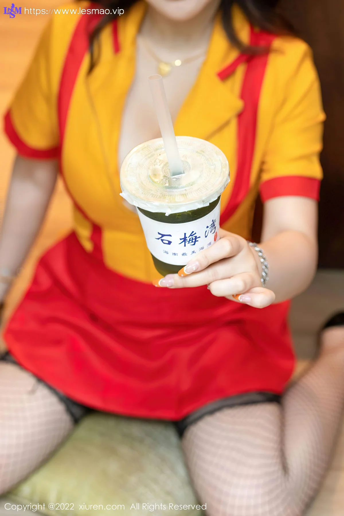 XiuRen 秀人 No.5509 服务员制服 小海臀Rena 海南万宁旅拍 - 16