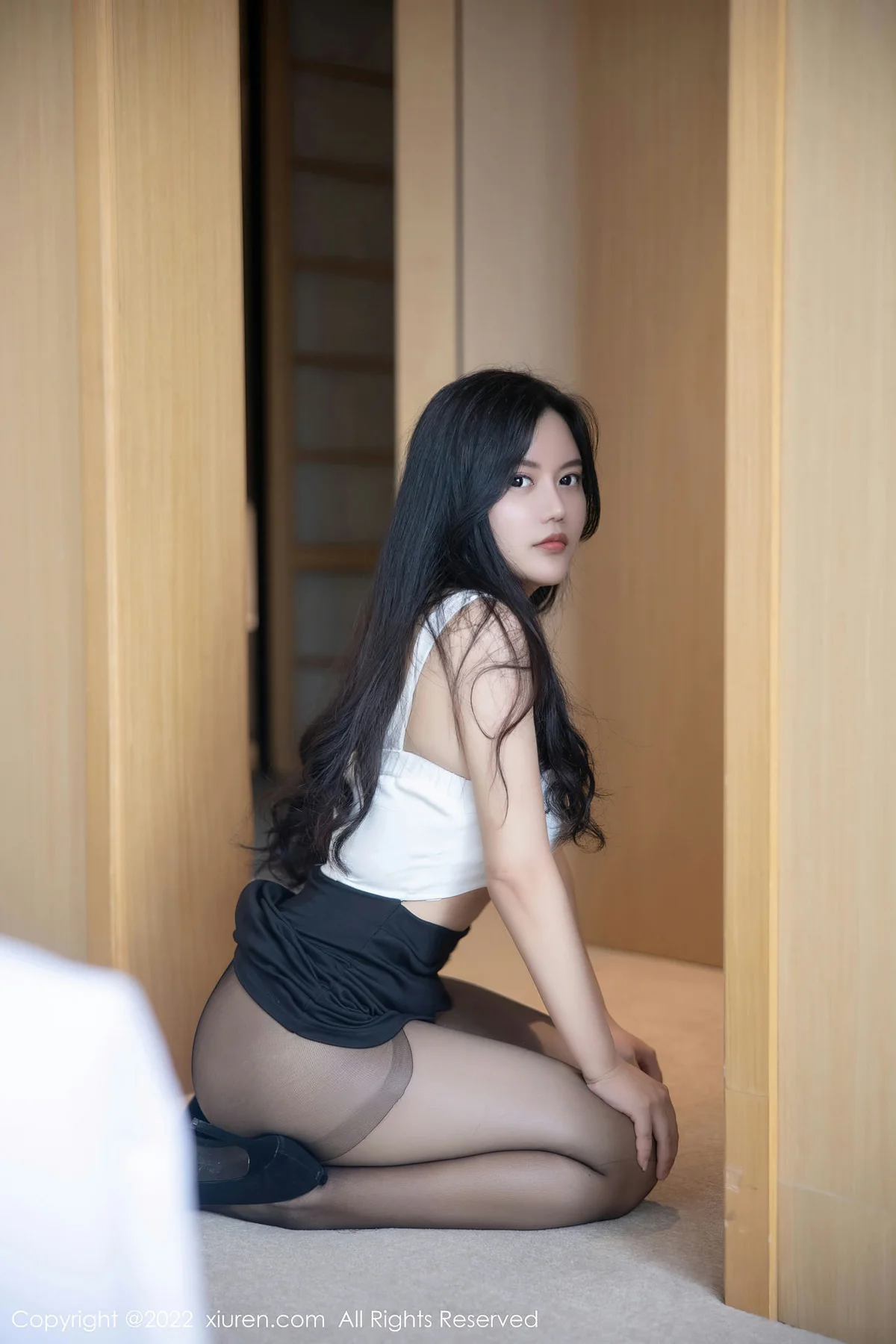 XiuRen 秀人 No.5518 吴小小 黑色短裙首套写真 - 34