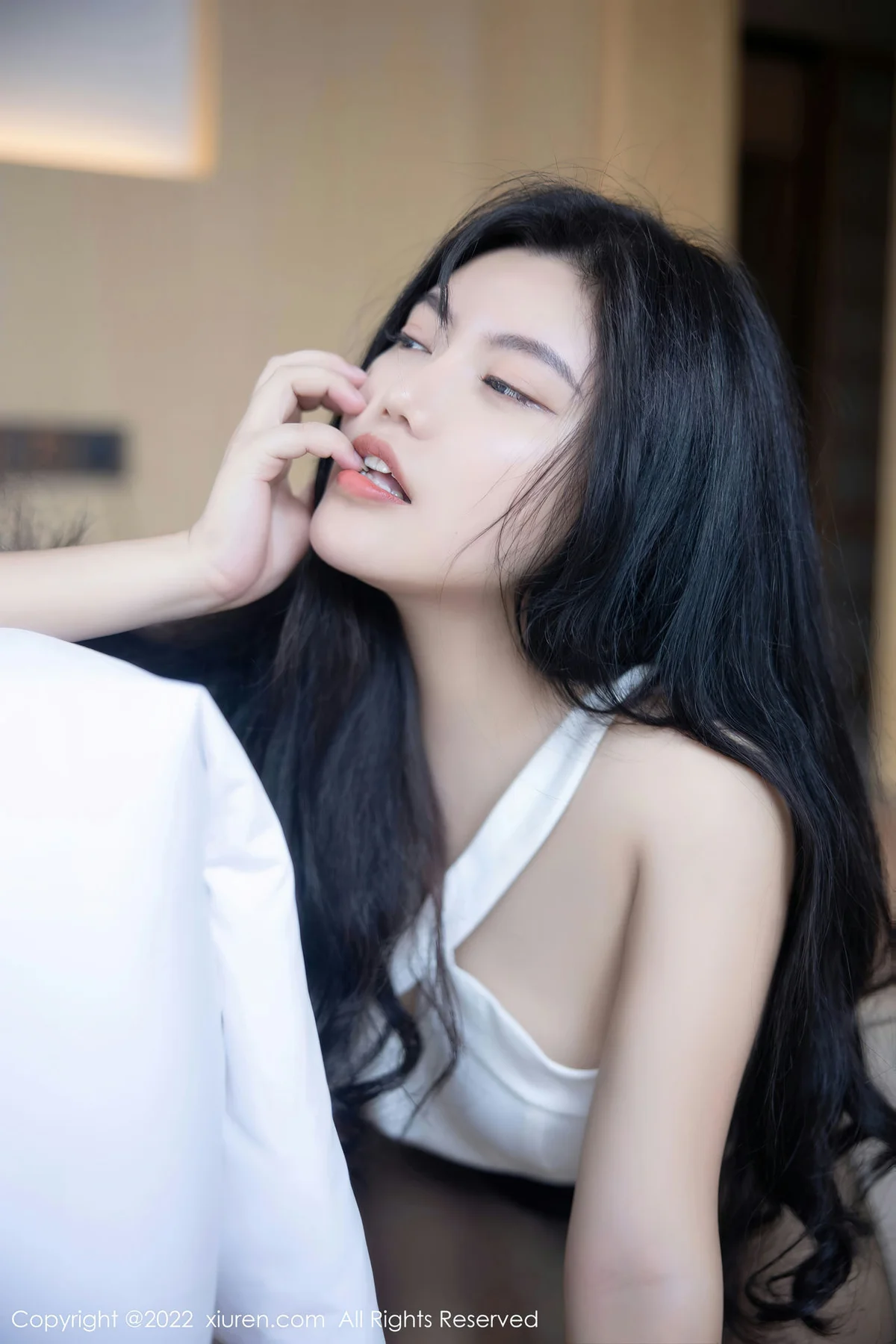 XiuRen 秀人 No.5518 吴小小 黑色短裙首套写真 - 37