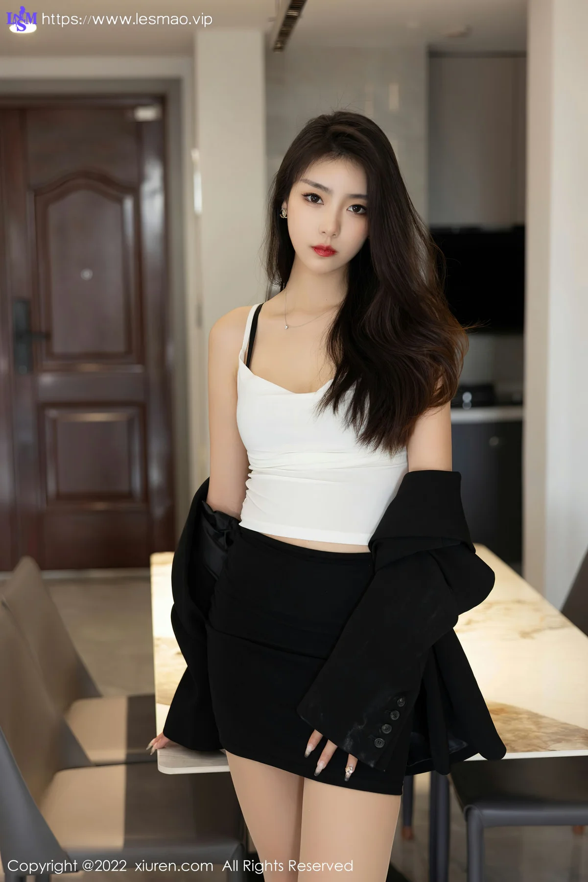 XiuRen 秀人 No.5530 可樂Vicky 原色丝袜性感写真 - 2