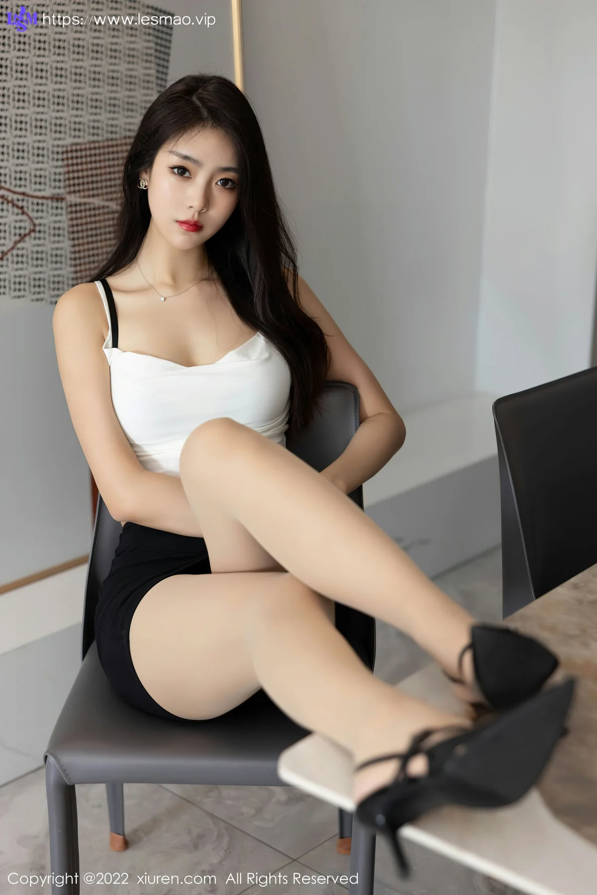 XiuRen 秀人 No.5530 可樂Vicky 原色丝袜性感写真 - 18
