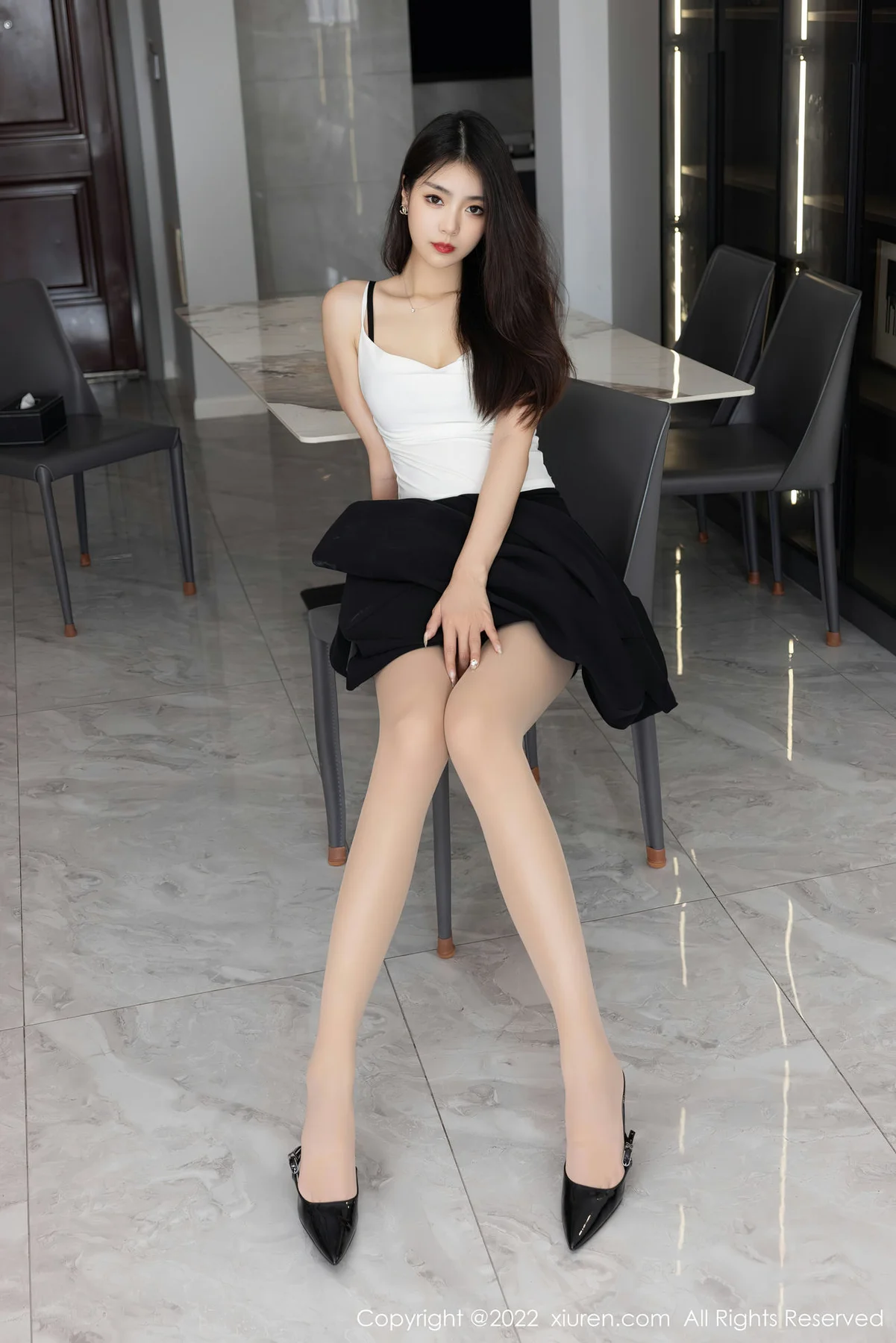 XiuRen 秀人 No.5530 可樂Vicky 原色丝袜性感写真 - 35