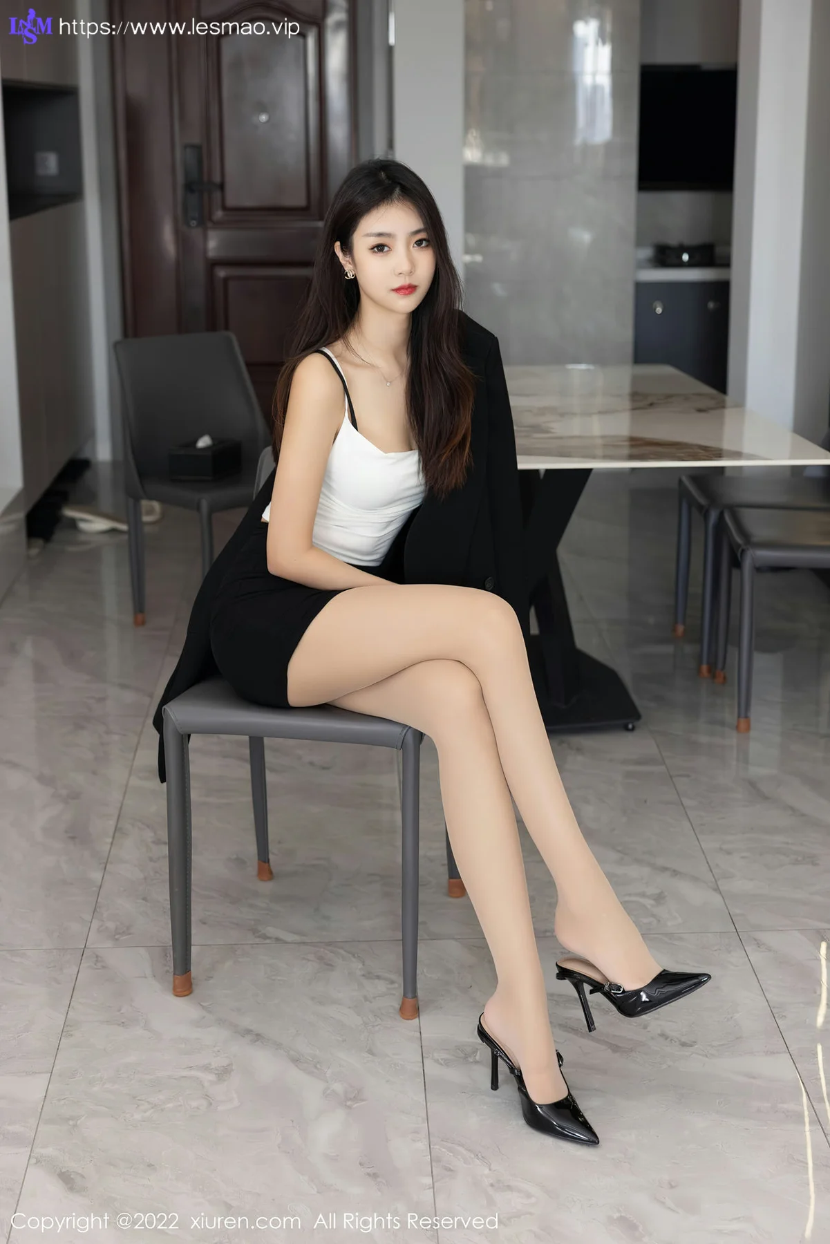 XiuRen 秀人 No.5530 可樂Vicky 原色丝袜性感写真 - 57