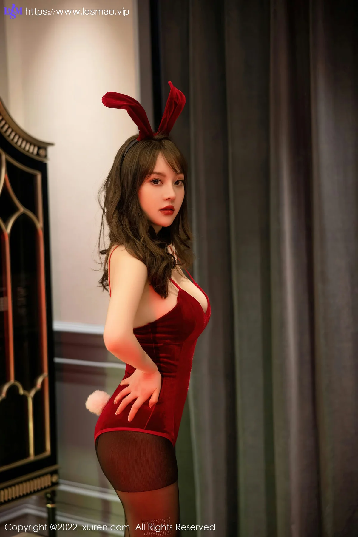XiuRen 秀人 No.5533 豆瓣酱 高开叉服饰兔子装性感写真3 - 4