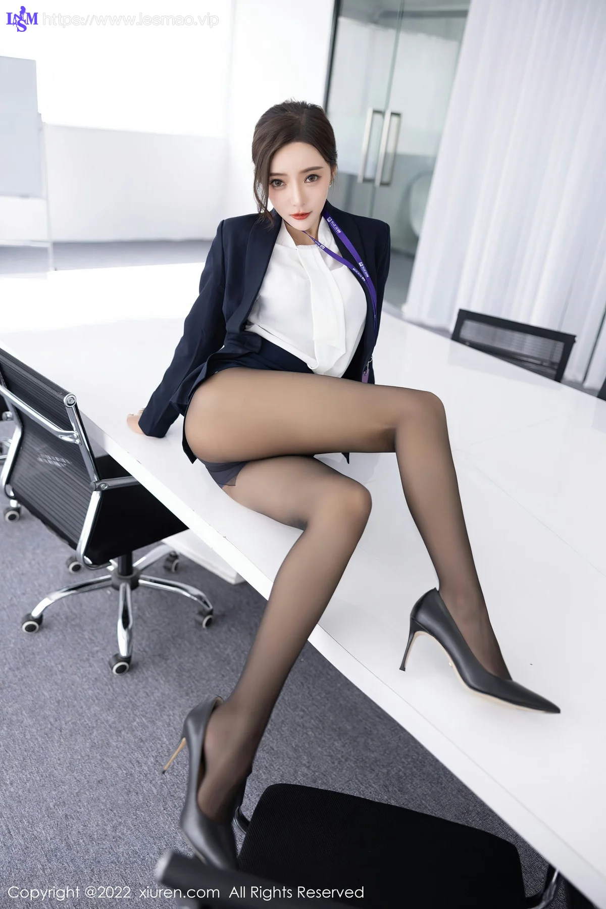 XiuRen 秀人 No.5563 王馨瑶yanniOL职业装 性感写真1 - 37