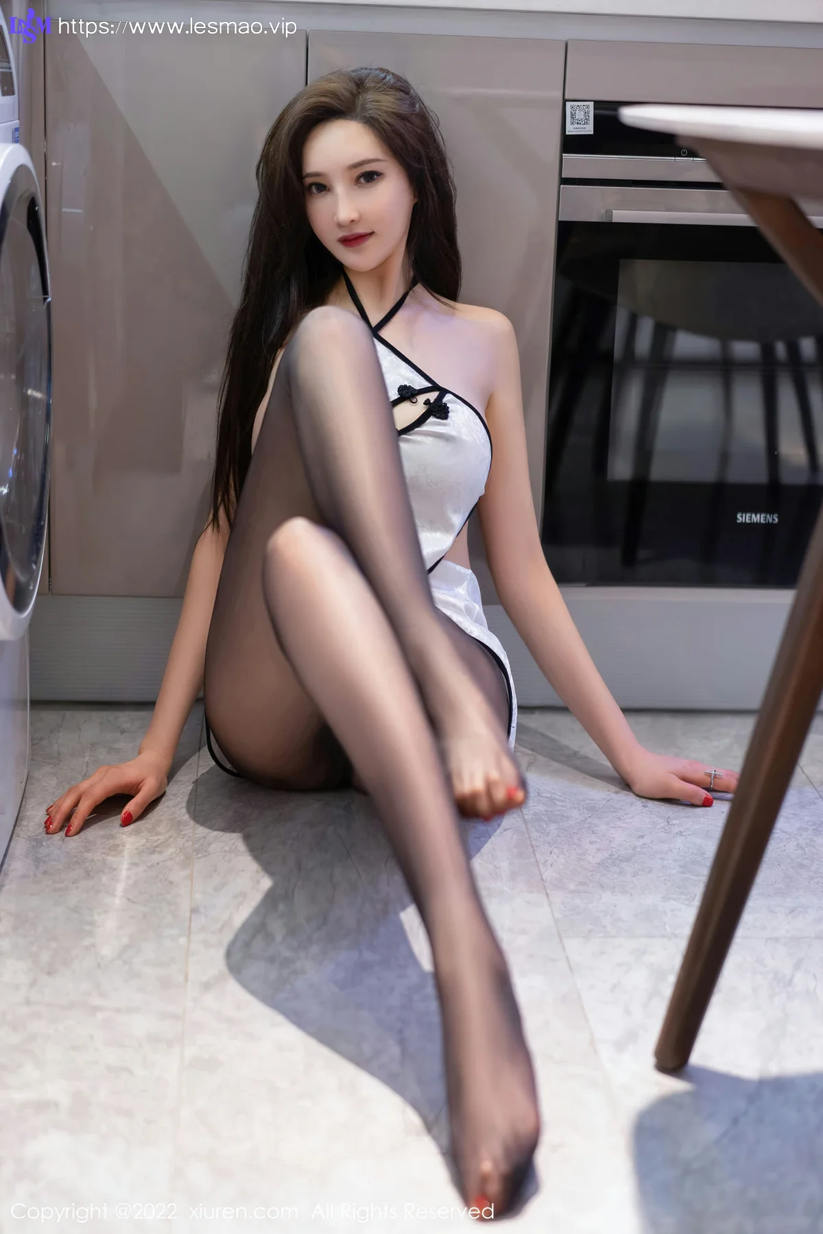 XiuRen 秀人 No.5572 白色丝绸布兜 奶瓶土肥圆矮挫丑黑穷 性感女神 - 24