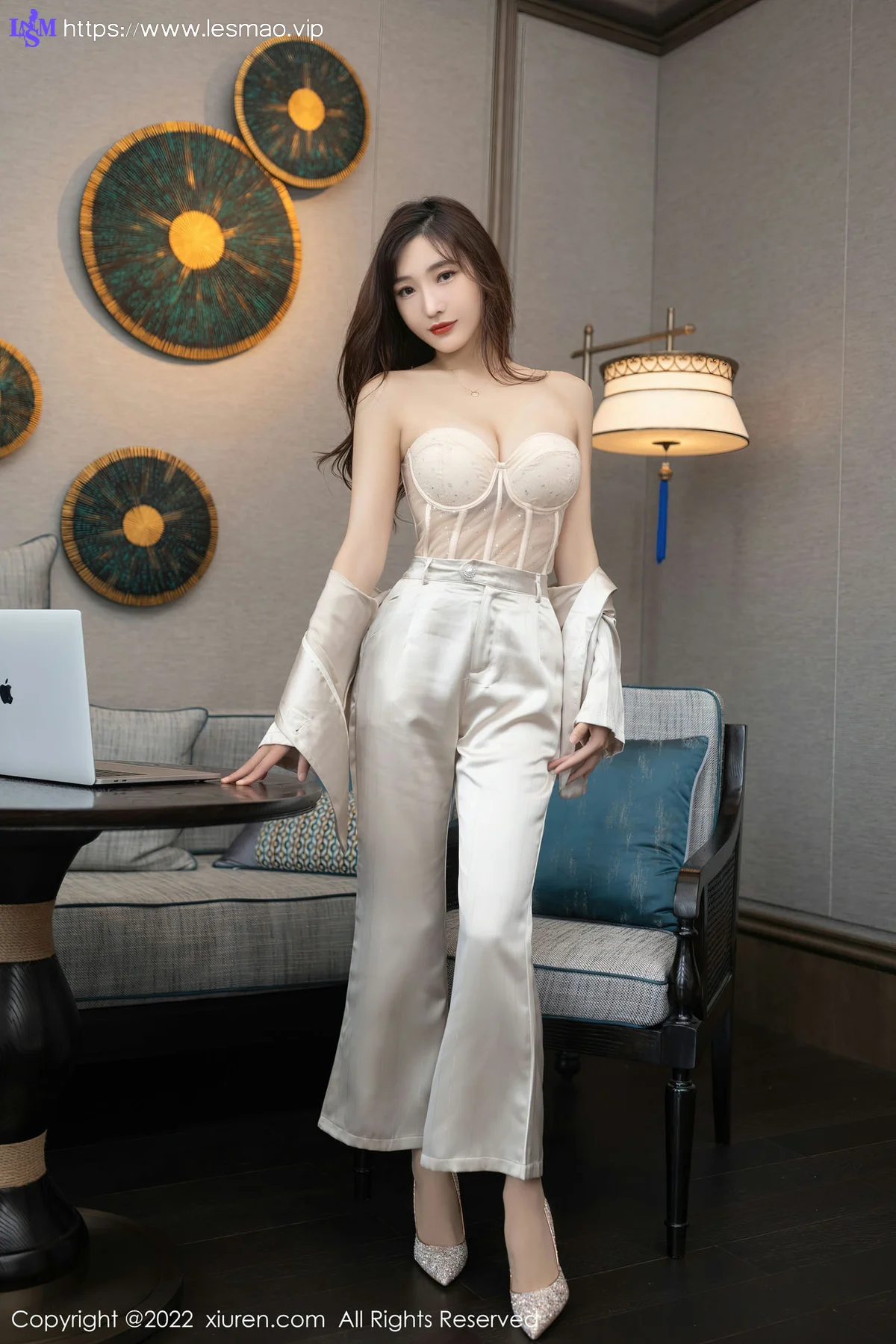 XiuRen 秀人 No.5594 陆萱萱 金色职业装性感私房写真111 - 35