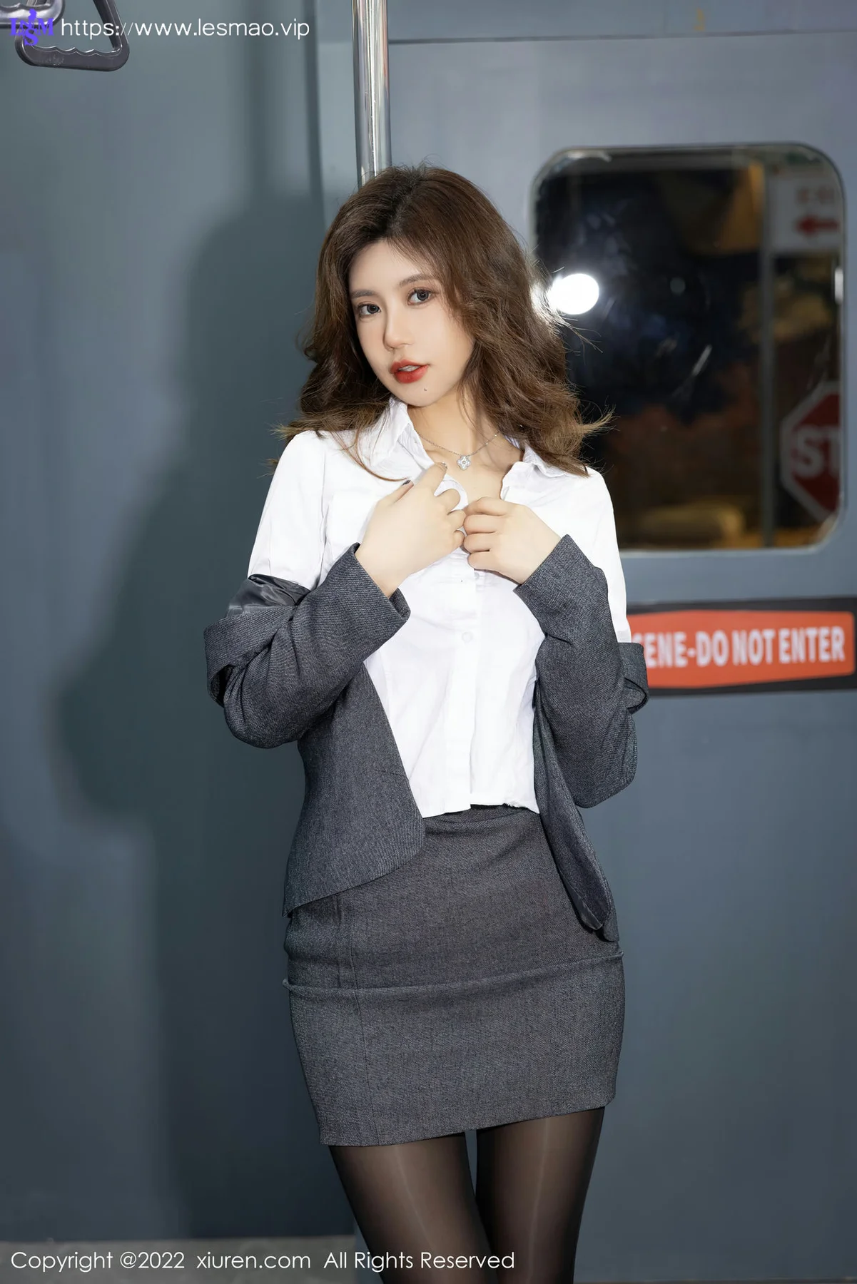 XiuRen 秀人 No.5600 绮里嘉ula 灰色职业装性感写真11 - 40