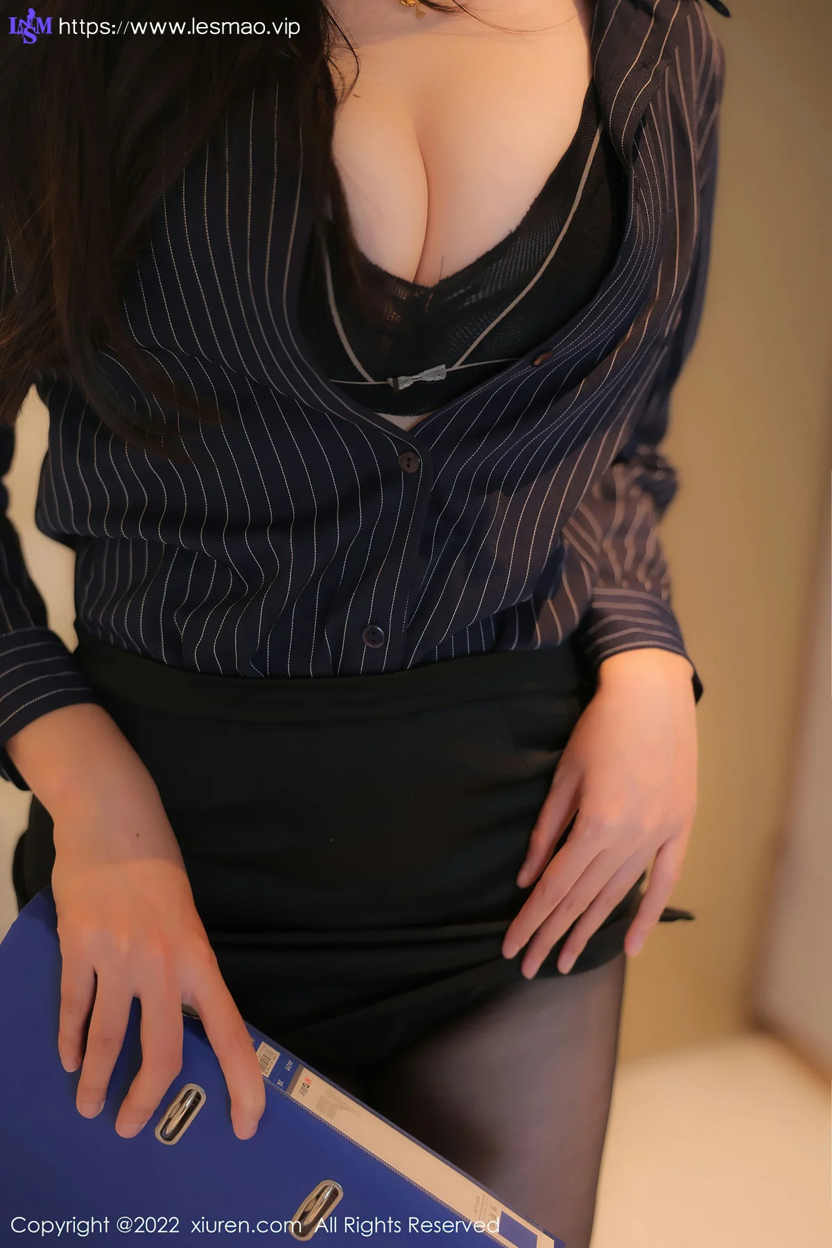 XiuRen 秀人 No.5604 卡卡酱 职业服OL首套写真 - 17
