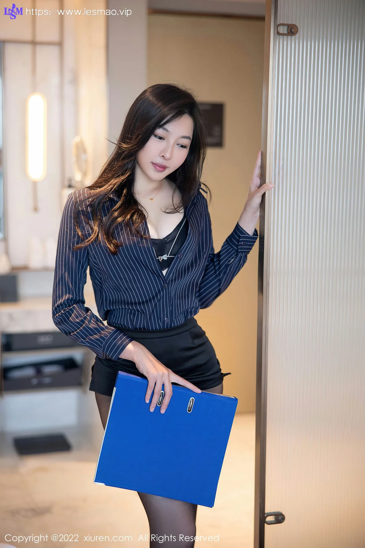 XiuRen 秀人 No.5604 卡卡酱 职业服OL首套写真 - 20