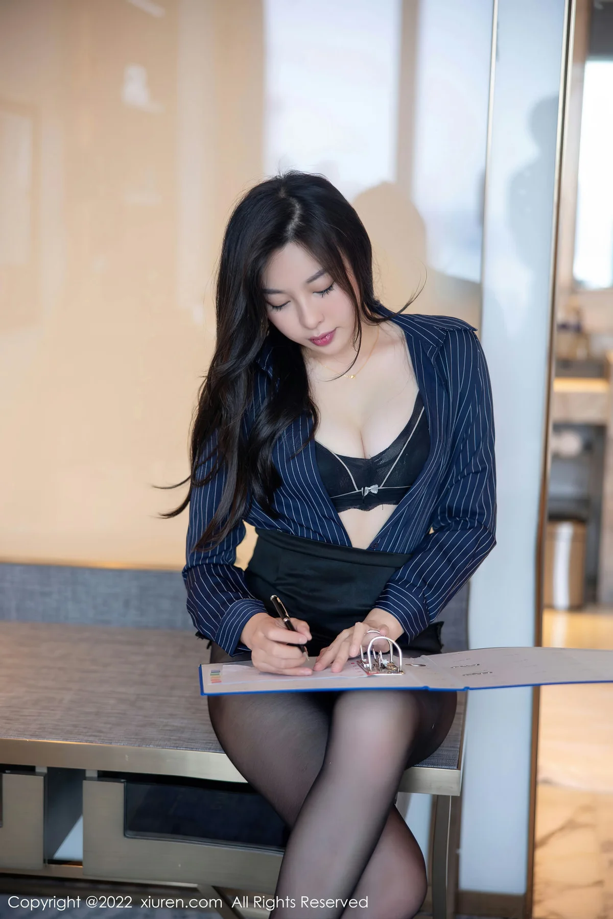 XiuRen 秀人 No.5604 卡卡酱 职业服OL首套写真 - 36