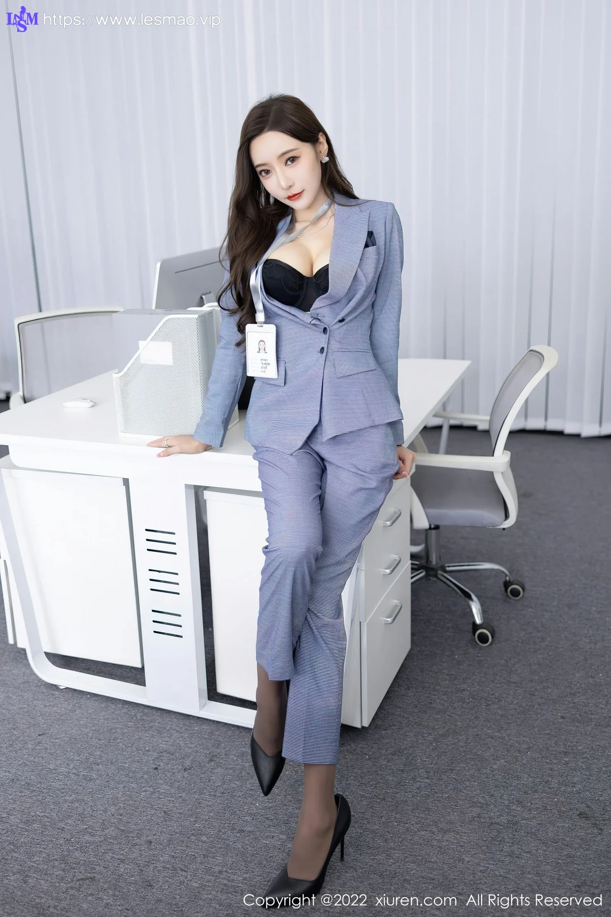 XiuRen 秀人 No.5629 王馨瑶yanni 灰色职业装性感写真22 - 14