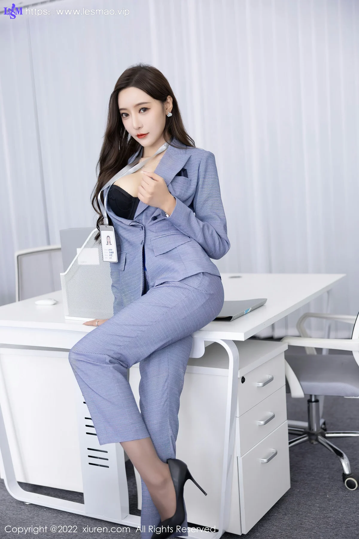XiuRen 秀人 No.5629 王馨瑶yanni 灰色职业装性感写真22 - 15