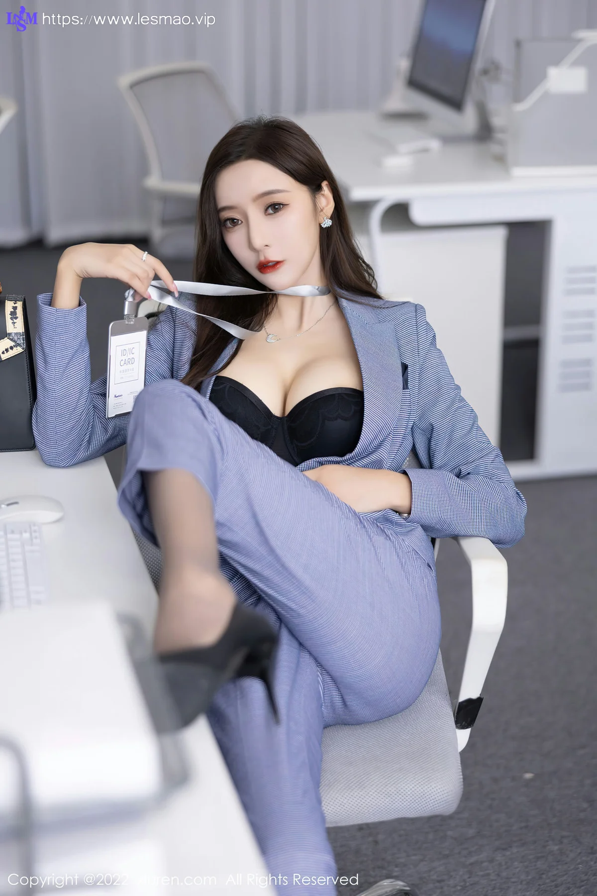 XiuRen 秀人 No.5629 王馨瑶yanni 灰色职业装性感写真22 - 22