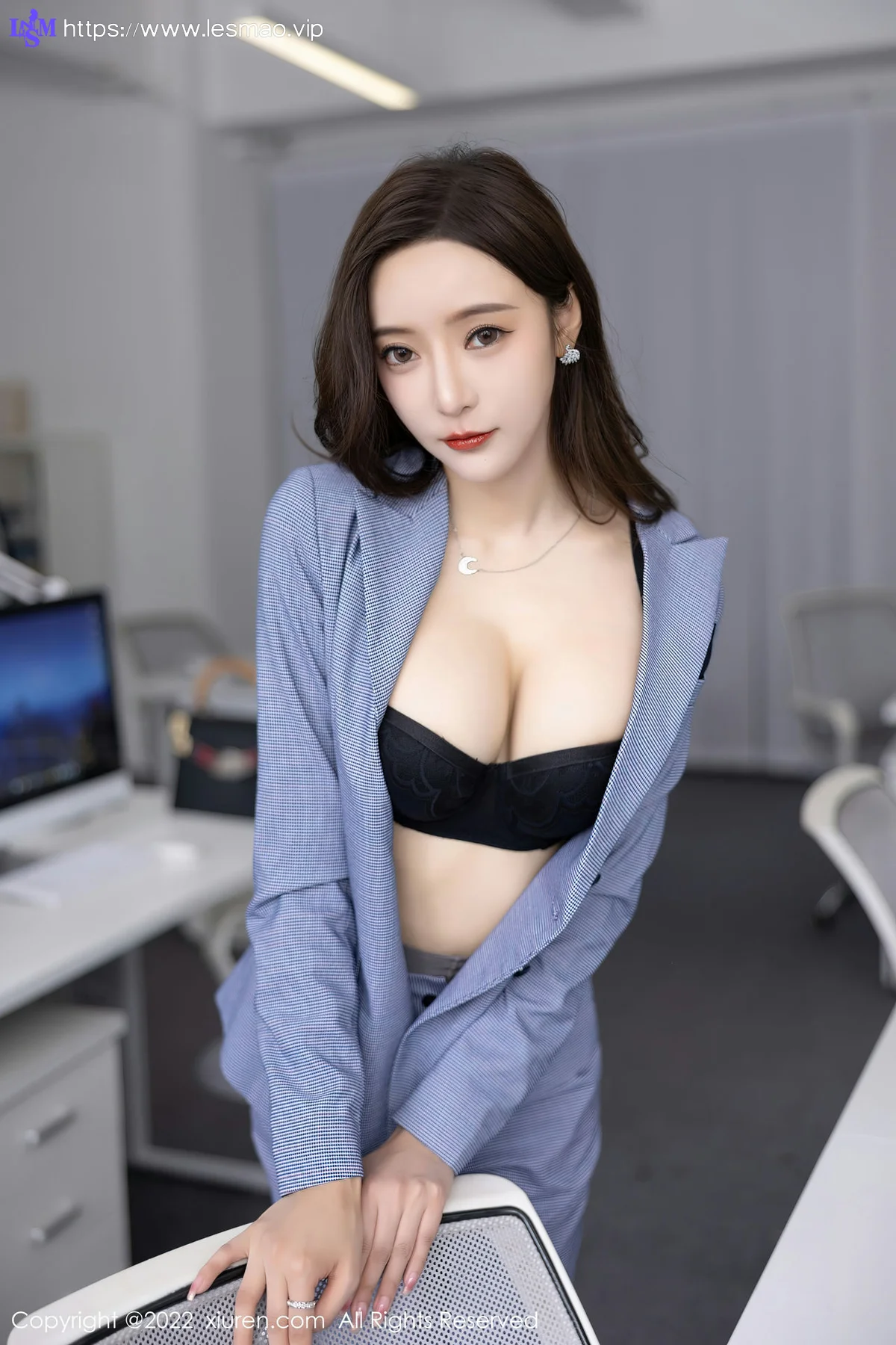 XiuRen 秀人 No.5629 王馨瑶yanni 灰色职业装性感写真22 - 35