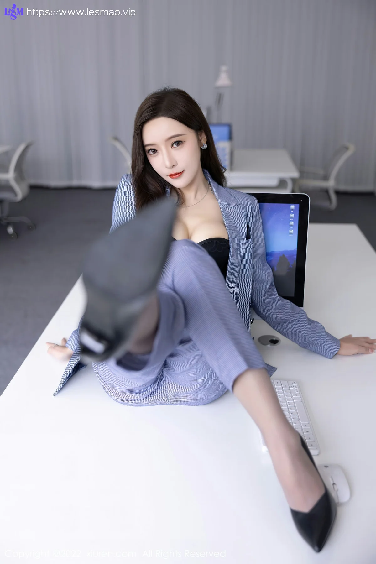 XiuRen 秀人 No.5629 王馨瑶yanni 灰色职业装性感写真22 - 50