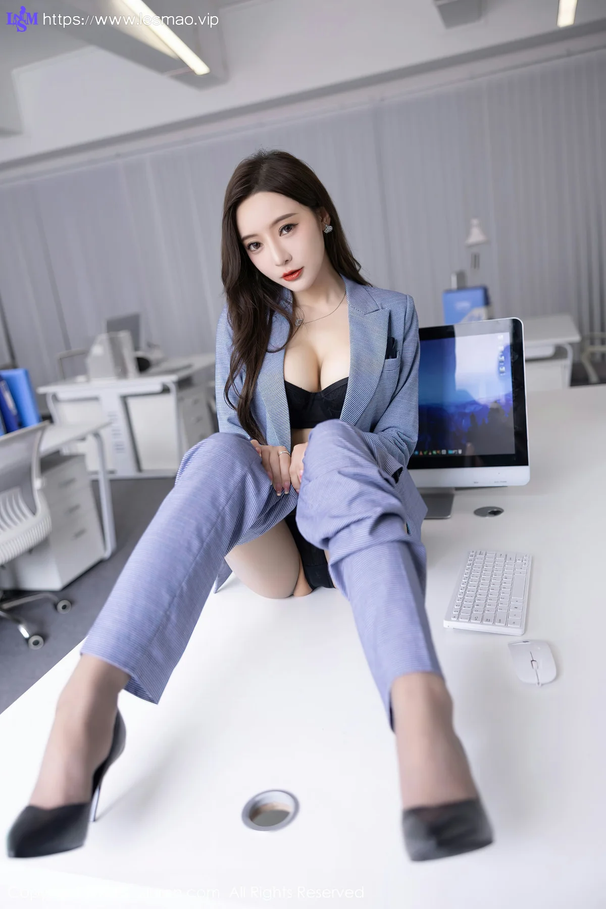 XiuRen 秀人 No.5629 王馨瑶yanni 灰色职业装性感写真22 - 52