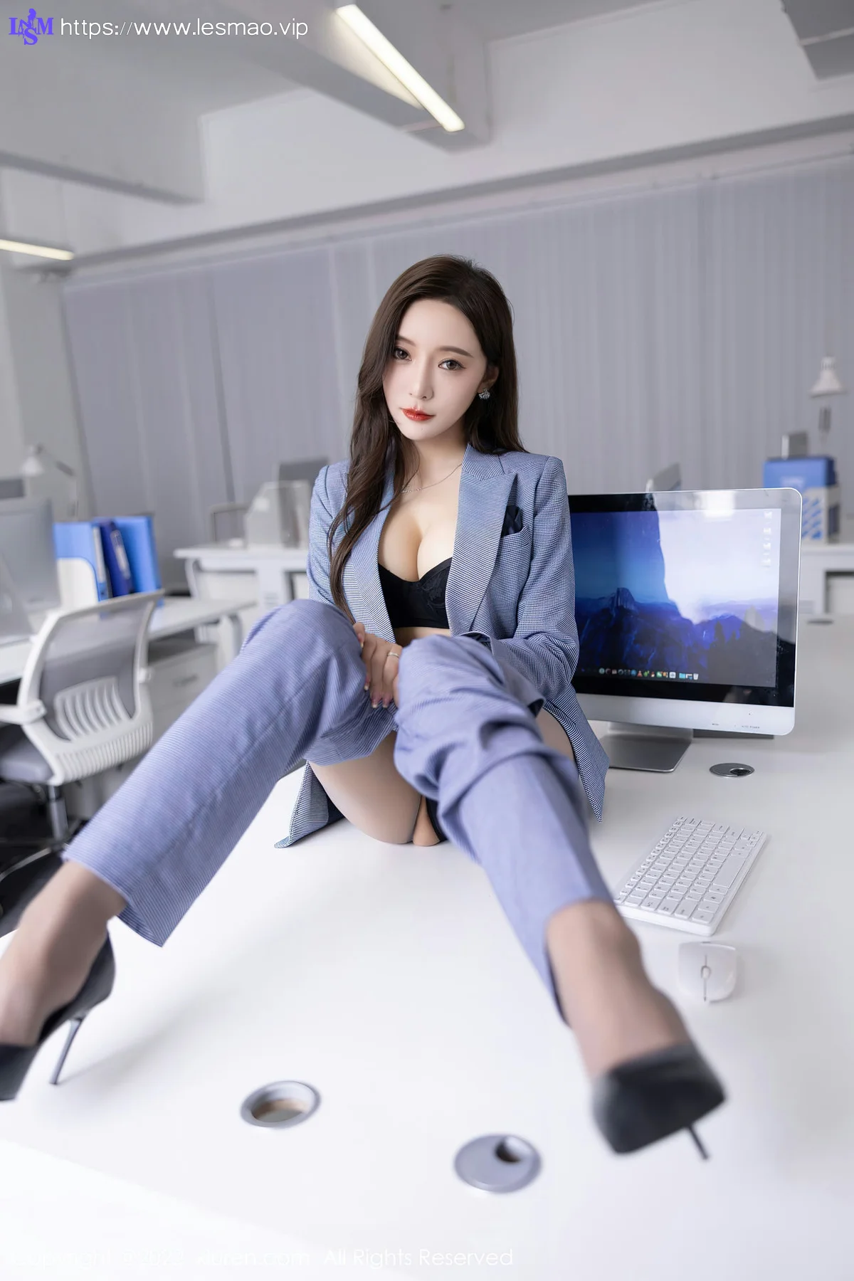 XiuRen 秀人 No.5629 王馨瑶yanni 灰色职业装性感写真22 - 53