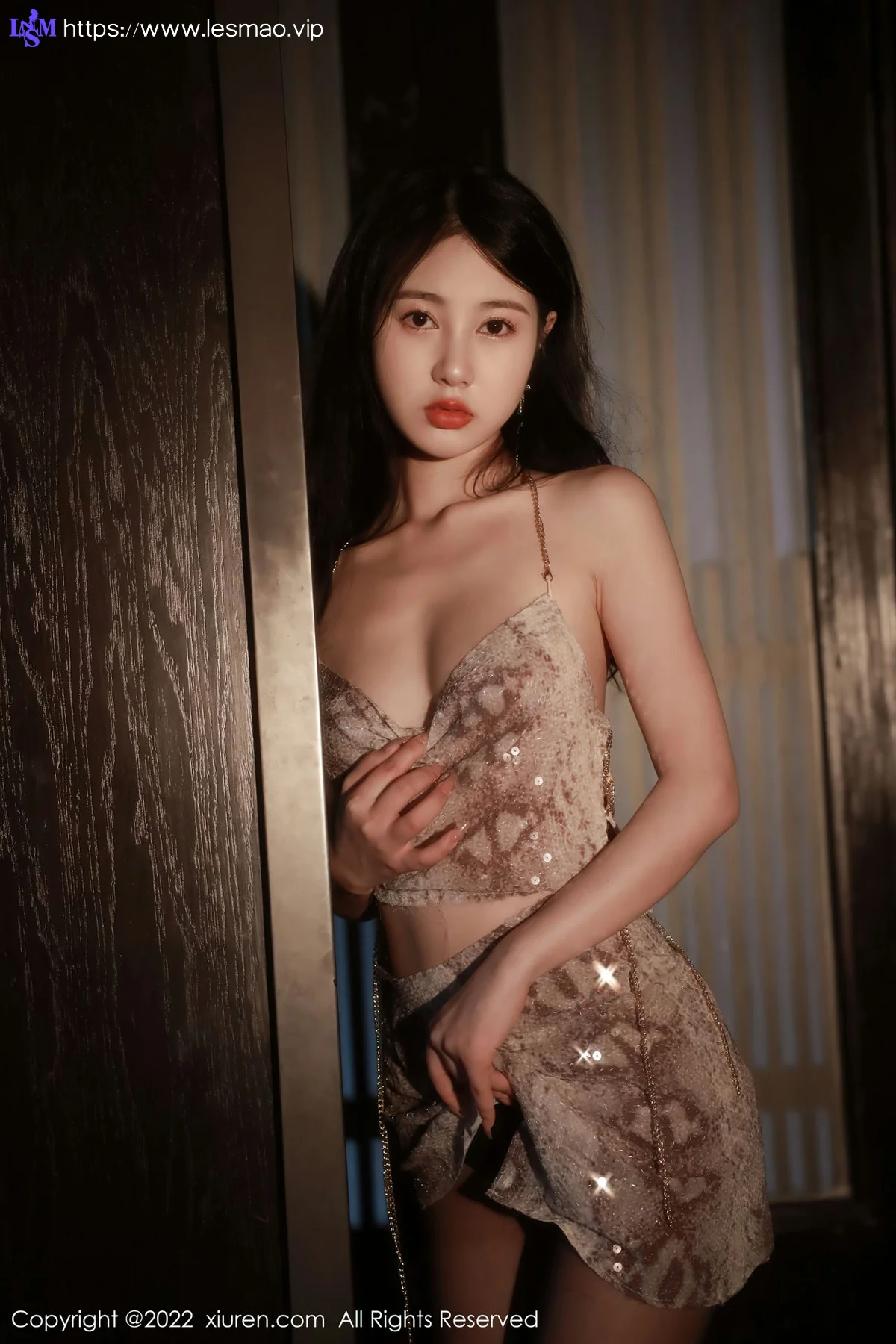 XiuRen 秀人 No.5632 谢晚晚 闪亮吊带裙性感写真1 - 37