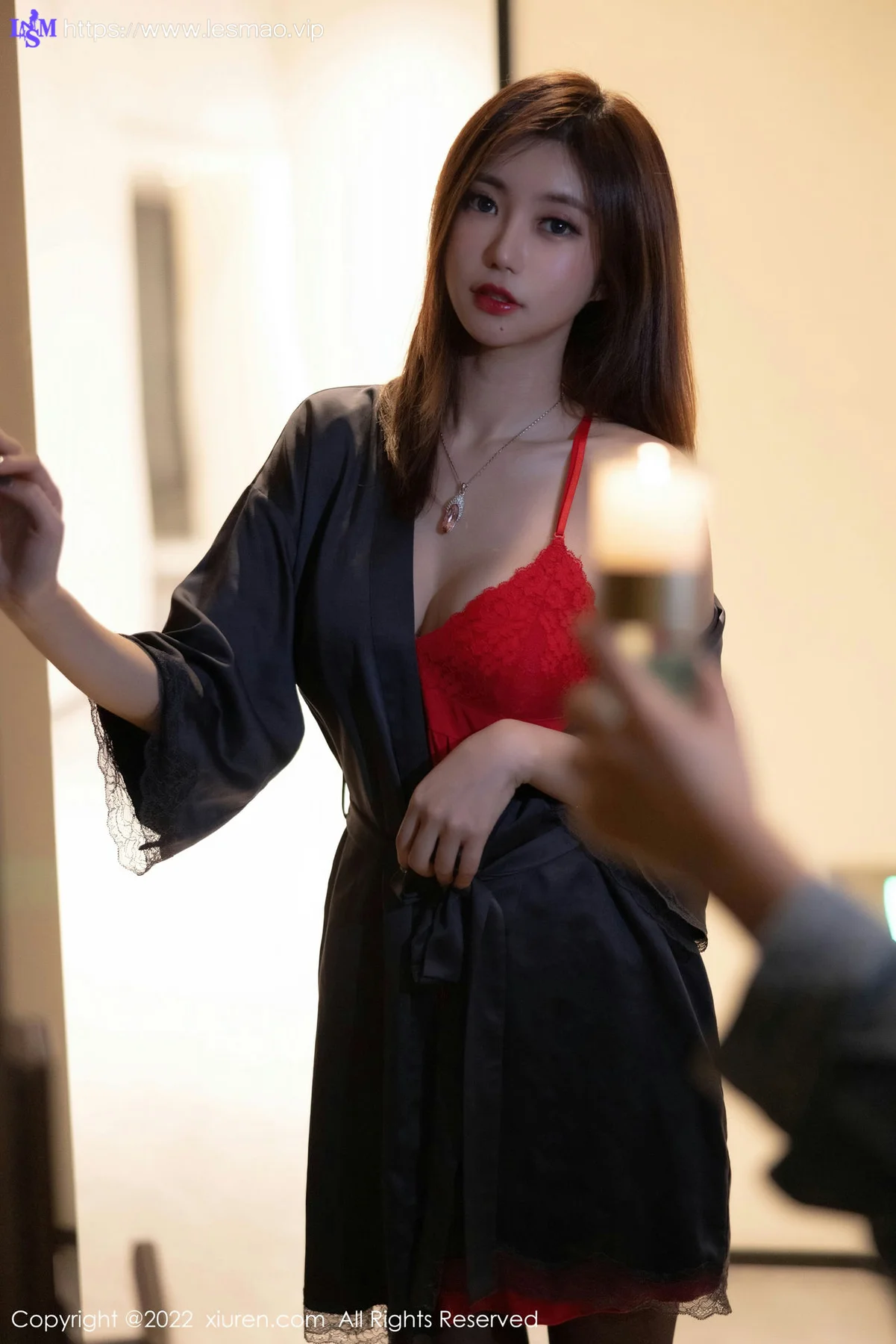 XiuRen 秀人 No.5671 绮里嘉ula 红色睡裙心愿旅拍写真 - 4