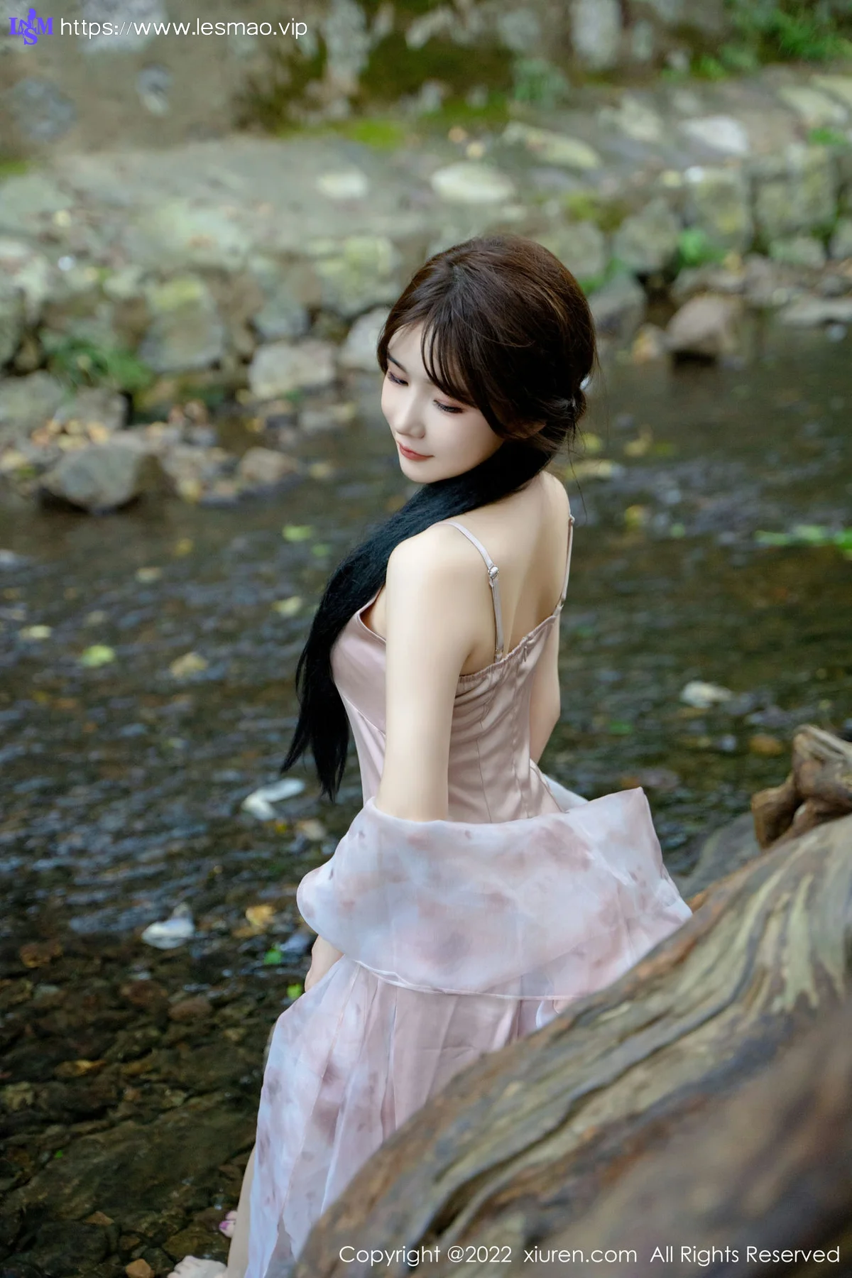 XiuRen 秀人 No.5690 婠婠么 吊带长裙户外拍摄性感写真 - 42
