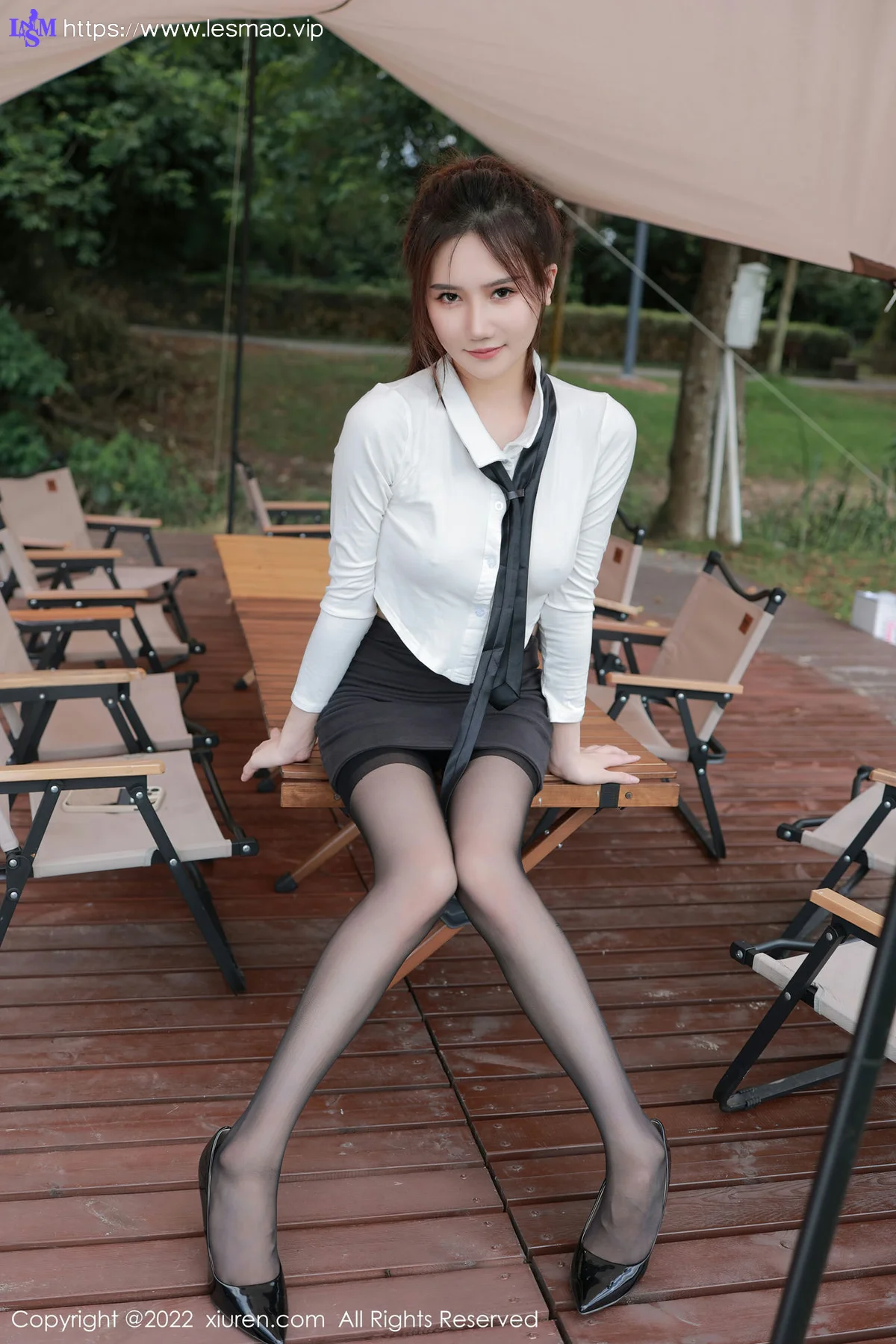 XiuRen 秀人 No.5703 古月小同学 深灰色短裙性感写真 - 12
