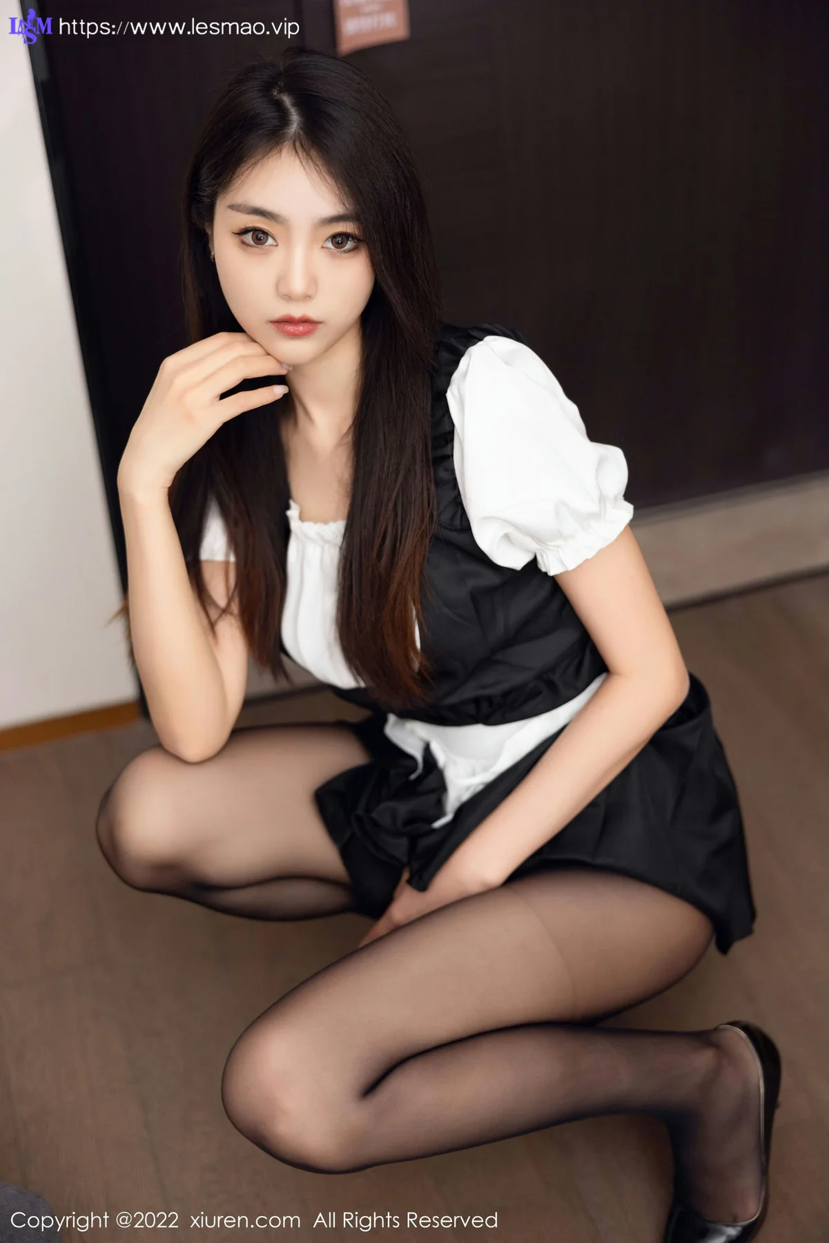 XiuRen 秀人 No.5706 可樂Vicky 拼色厨娘性感写真 - 12