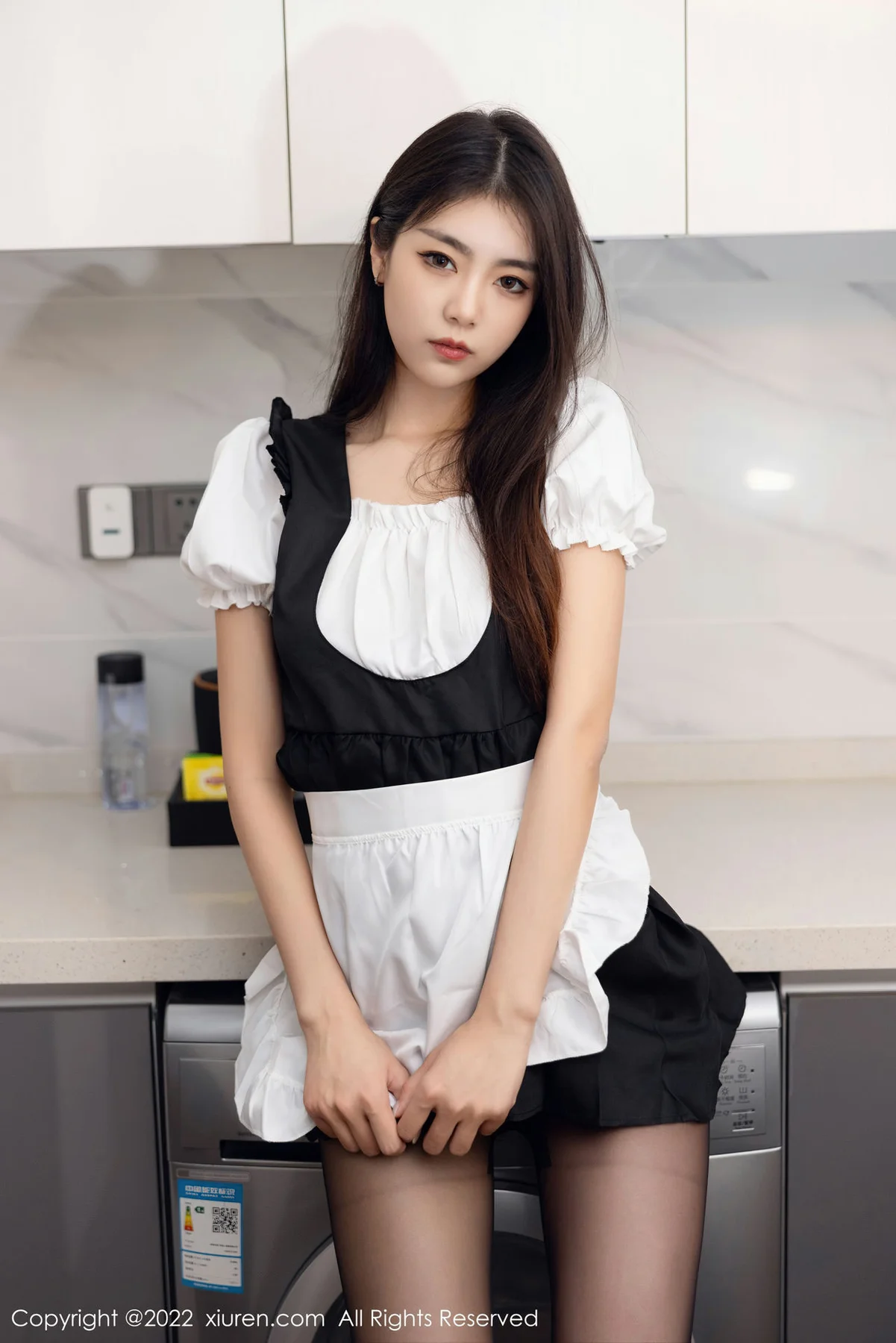 XiuRen 秀人 No.5706 可樂Vicky 拼色厨娘性感写真 - 33