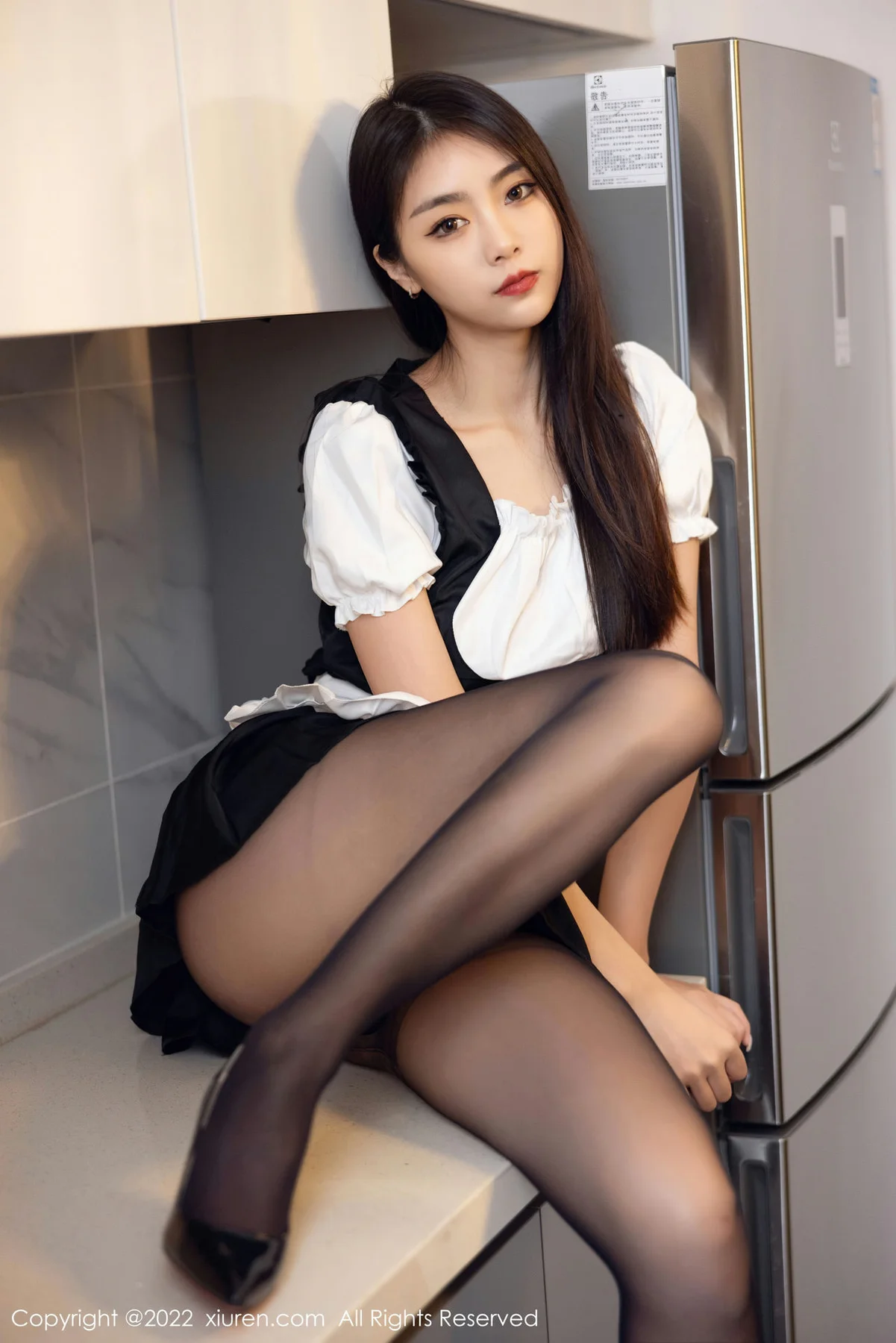 XiuRen 秀人 No.5706 可樂Vicky 拼色厨娘性感写真 - 39