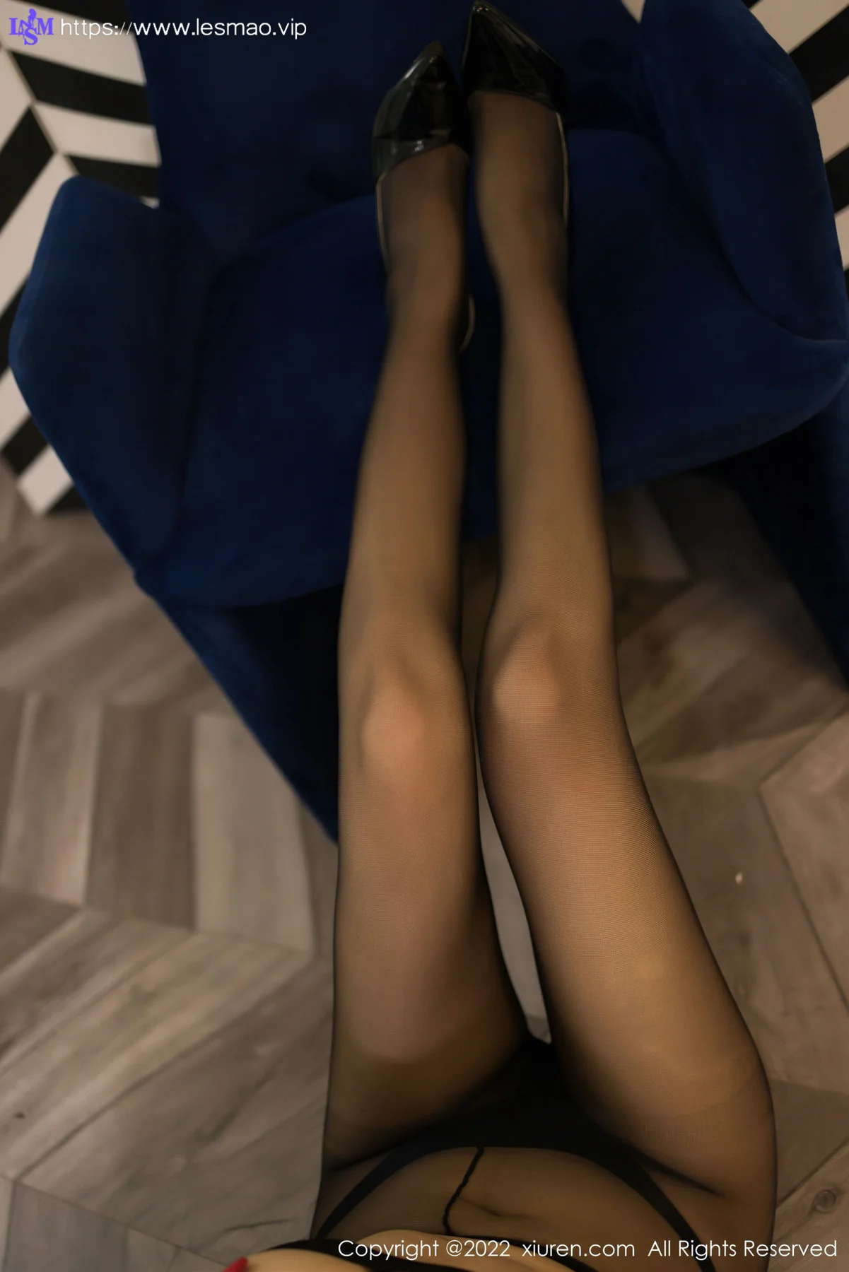 XiuRen 秀人 No.5717 小泡芙 新人短裙性感写真 - 19