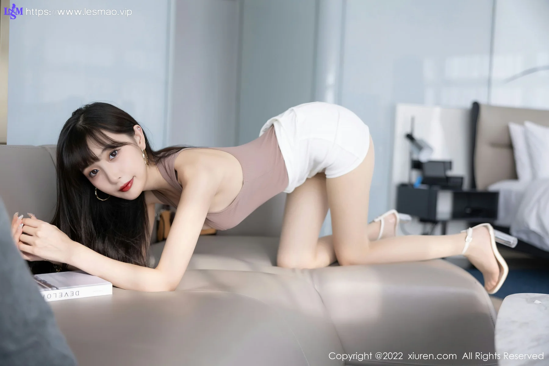 XiuRen 秀人 No.5724 林星阑 高开叉服饰性感写真11 - 33