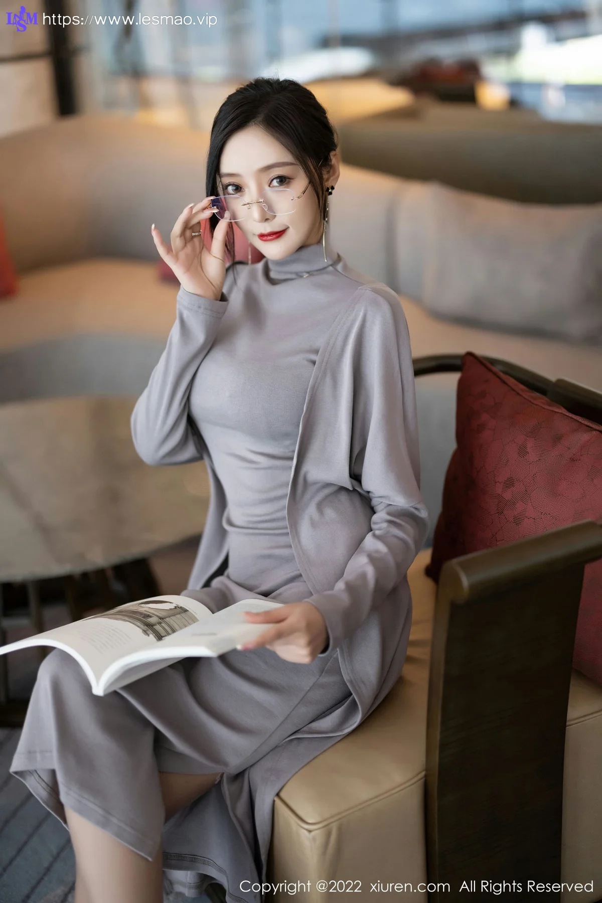 XiuRen 秀人 No.5745  王馨瑶yanni 主题《女学者的反转》写真1 - 4