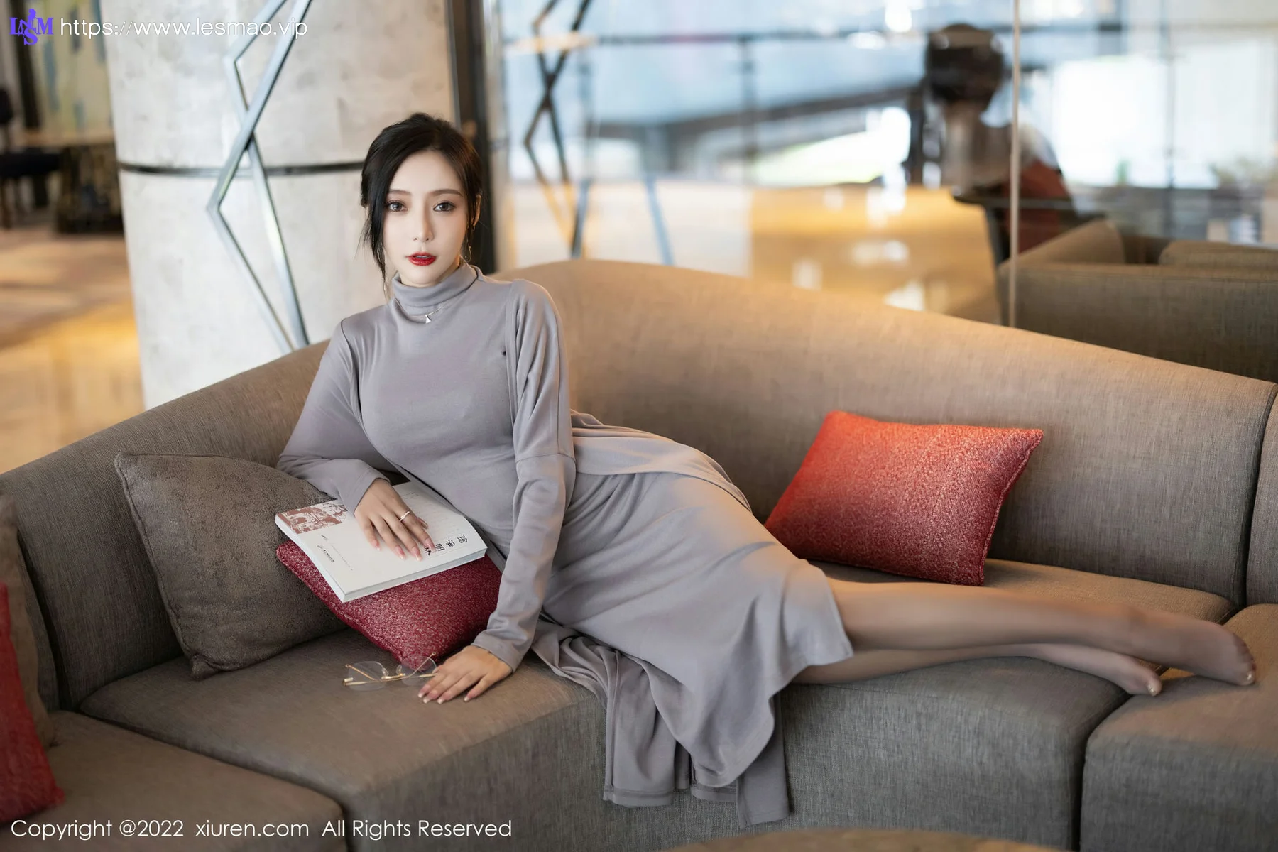 XiuRen 秀人 No.5745  王馨瑶yanni 主题《女学者的反转》写真1 - 16