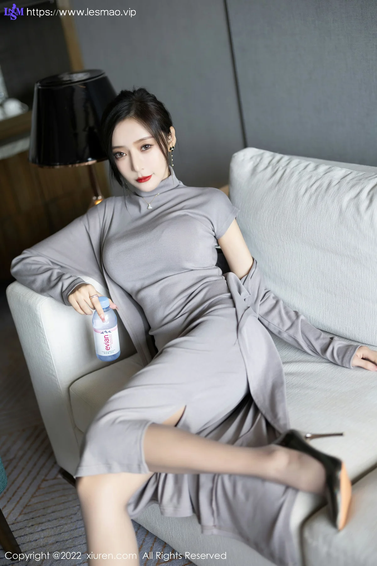 XiuRen 秀人 No.5745  王馨瑶yanni 主题《女学者的反转》写真1 - 26