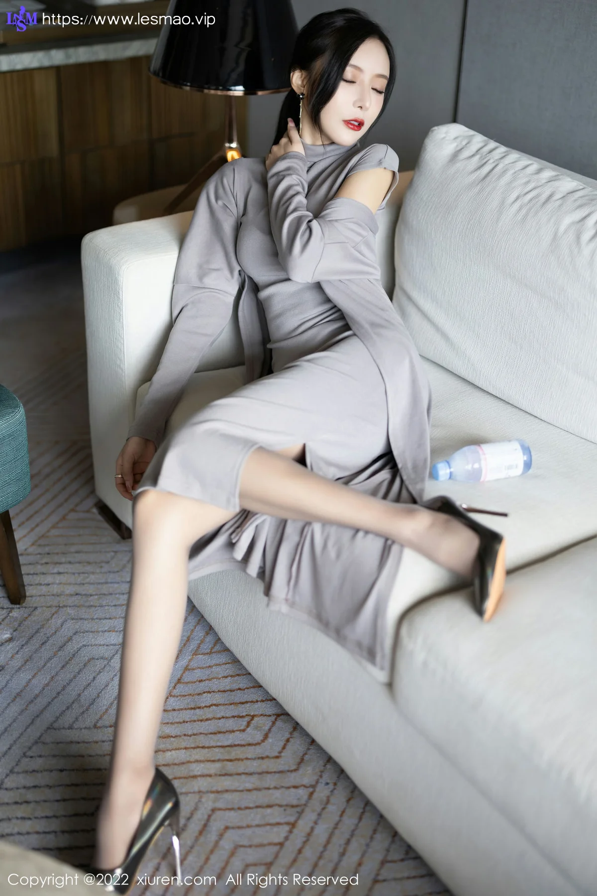 XiuRen 秀人 No.5745  王馨瑶yanni 主题《女学者的反转》写真1 - 27