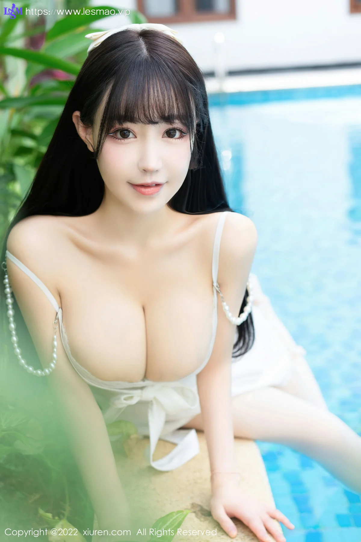 XiuRen 秀人 No.5755 朱可儿Flora 泳池场景拍摄吊带短裙西双版纳旅拍2 - 36