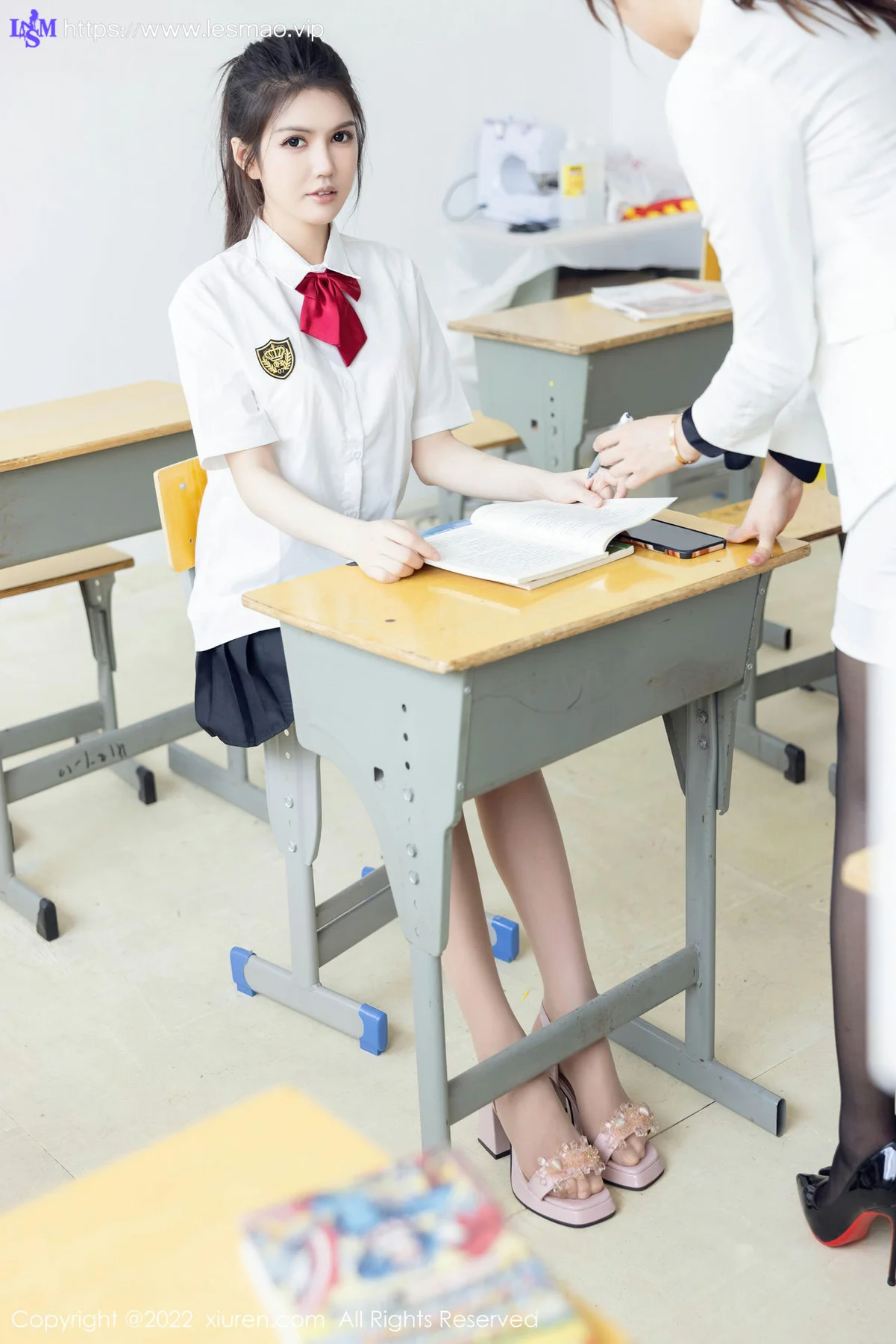 XiuRen 秀人 No.5762 媛媛酱belle教室场景拍摄性感写真3 - 14