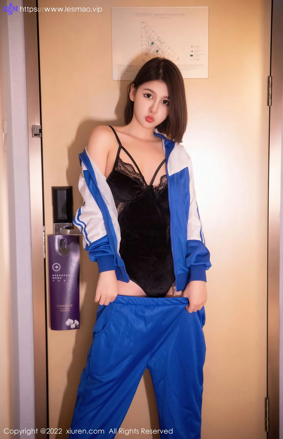 XiuRen 秀人 No.5766 美羊羊 校园制服情趣黑丝第二套写真33 - 29
