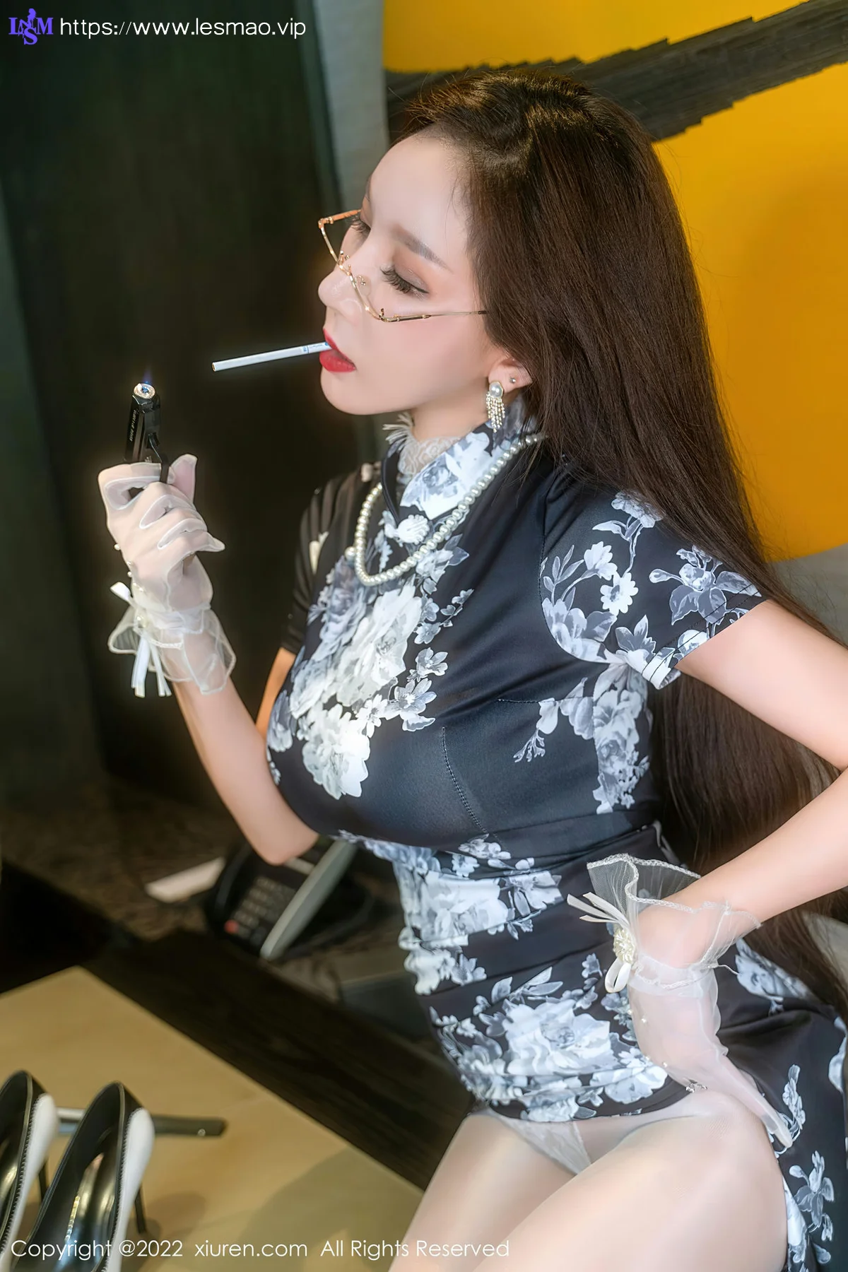 XiuRen 秀人 No.5784 陈怡曼长腿御姐 黑色旗袍性感私房 - 15