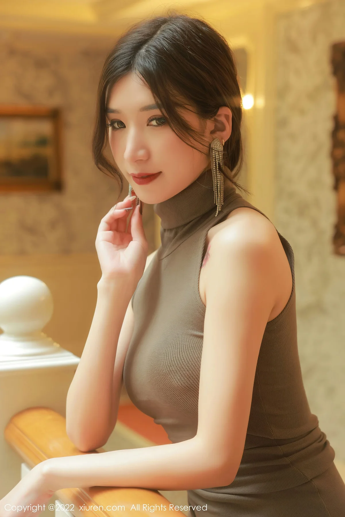 XiuRen 秀人 No.5786 hebe韩心雨 橄榄灰收身连衣短裙 - 49