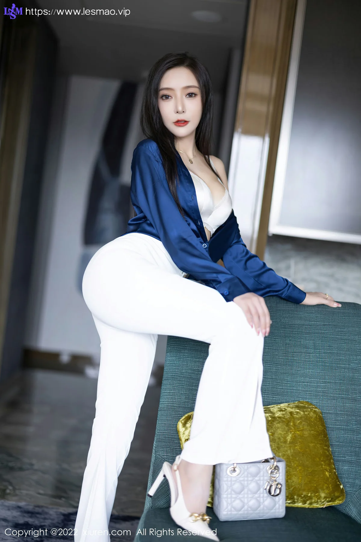 XiuRen 秀人 No.5790 王馨瑶yanni 性感御姐原色丝袜性感写真1 - 23