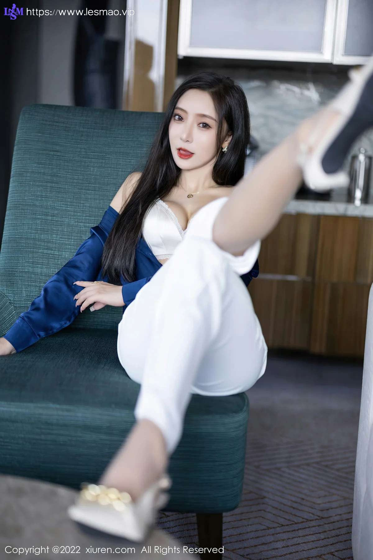 XiuRen 秀人 No.5790 王馨瑶yanni 性感御姐原色丝袜性感写真1 - 35