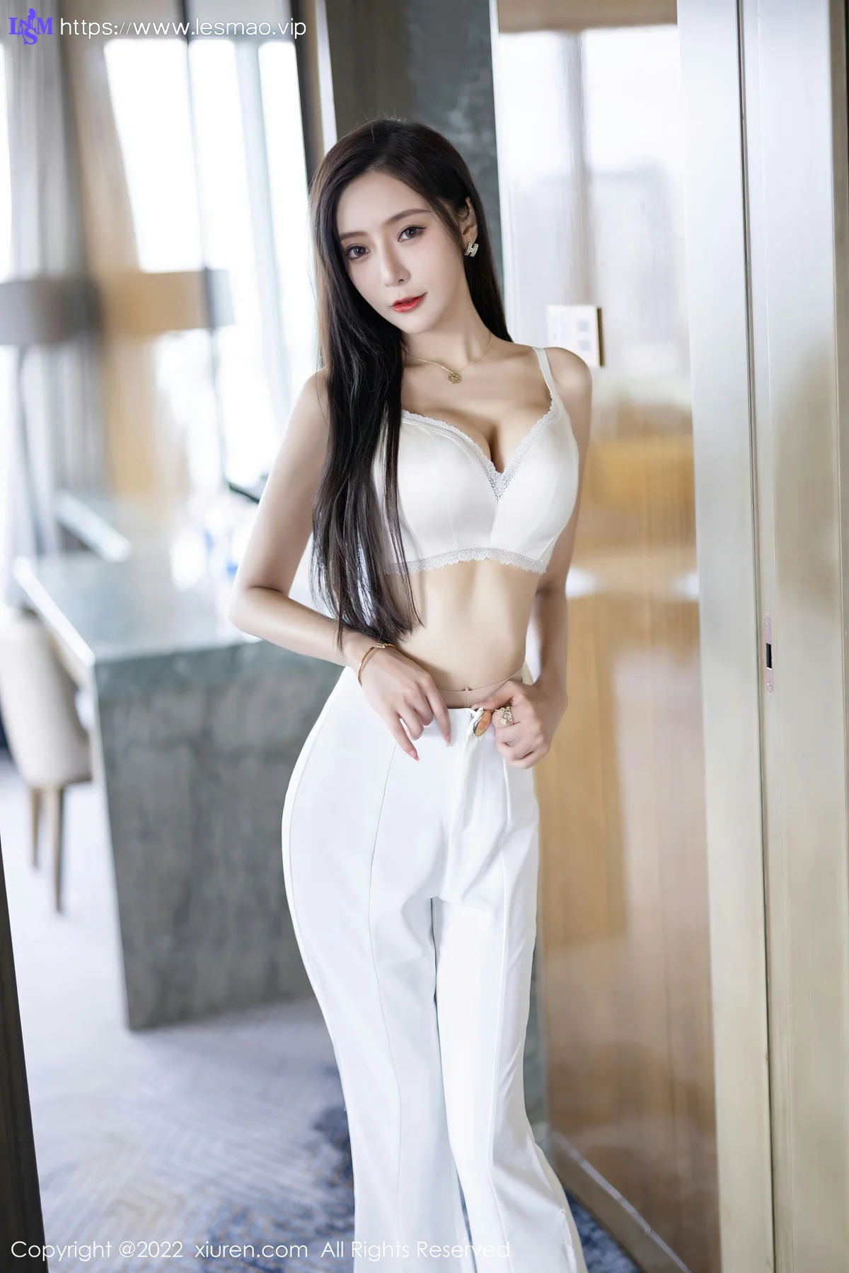 XiuRen 秀人 No.5790 王馨瑶yanni 性感御姐原色丝袜性感写真1 - 45