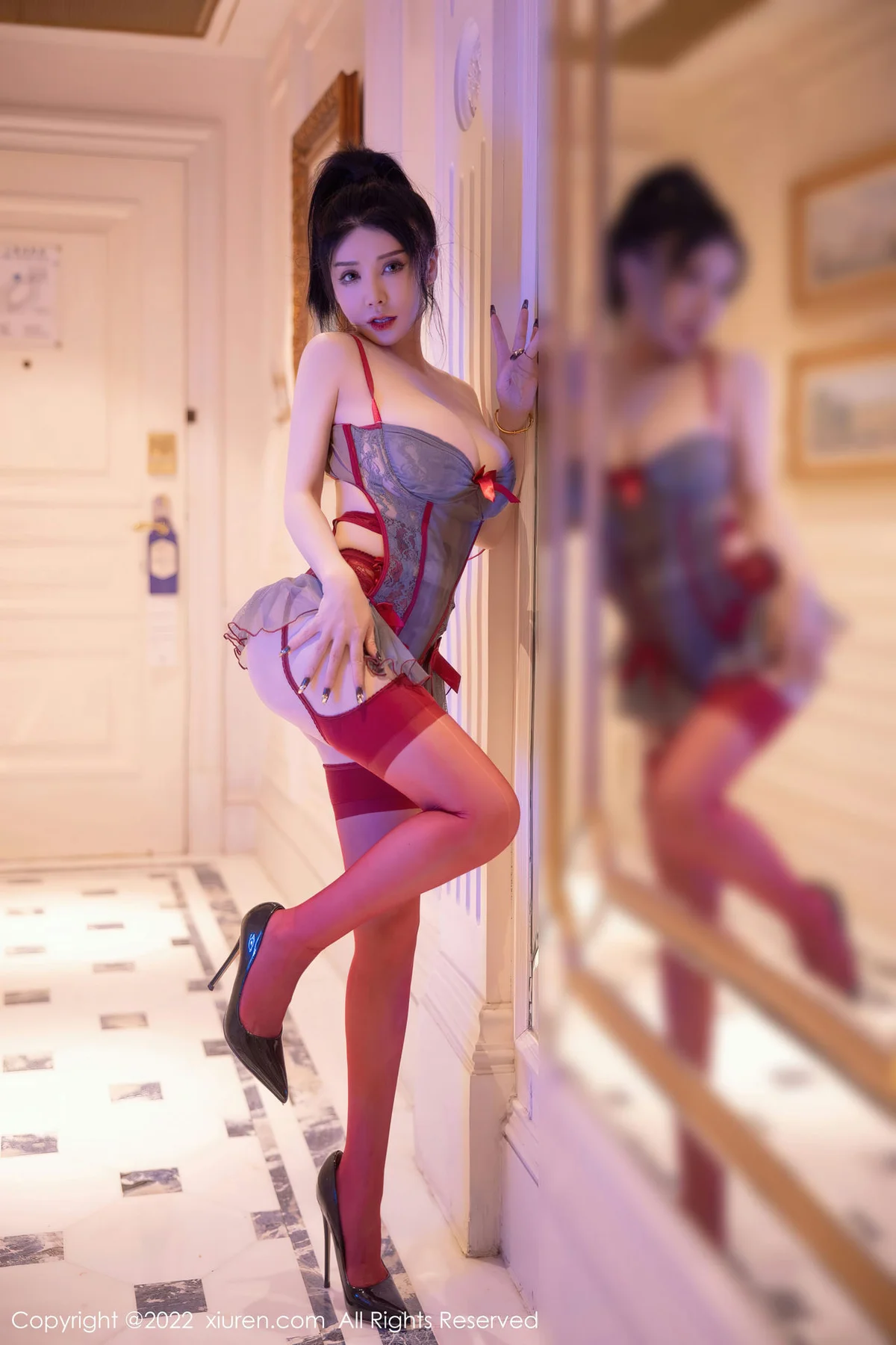 XiuRen 秀人 No.5818 潘娇娇 灰色情趣性感写真 - 22