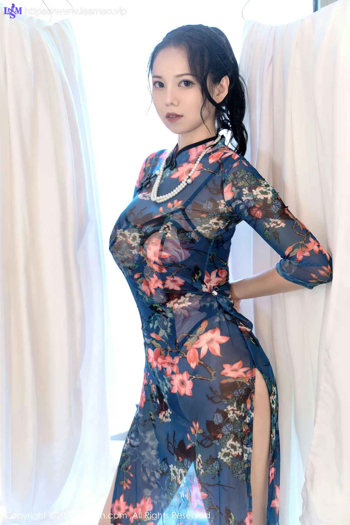 XiuRen 秀人 No.5819 大美妞儿 弹力永动机透明旗袍蕾丝肉袜 - 9