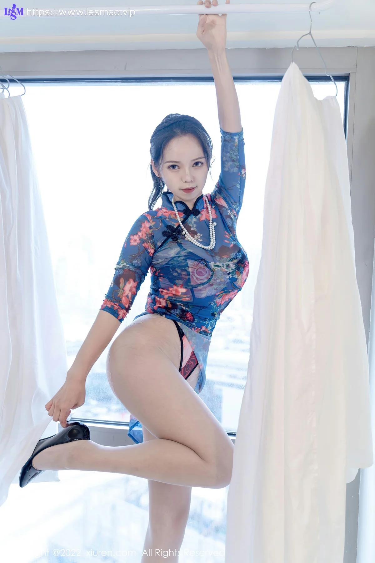 XiuRen 秀人 No.5819 大美妞儿 弹力永动机透明旗袍蕾丝肉袜 - 30