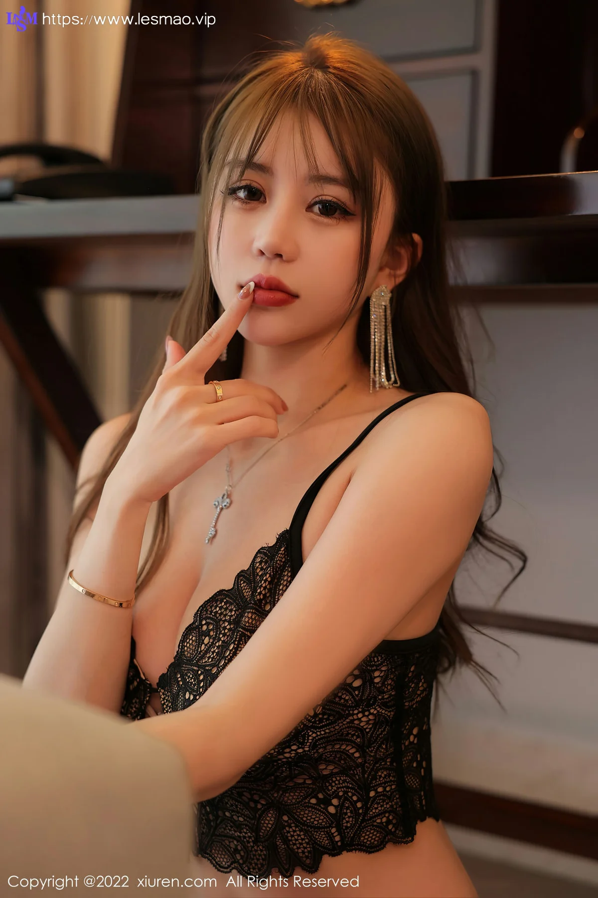 XiuRen 秀人 No.5822 tina_甜仔 黑色蕾丝内衣十月海南旅拍 - 46