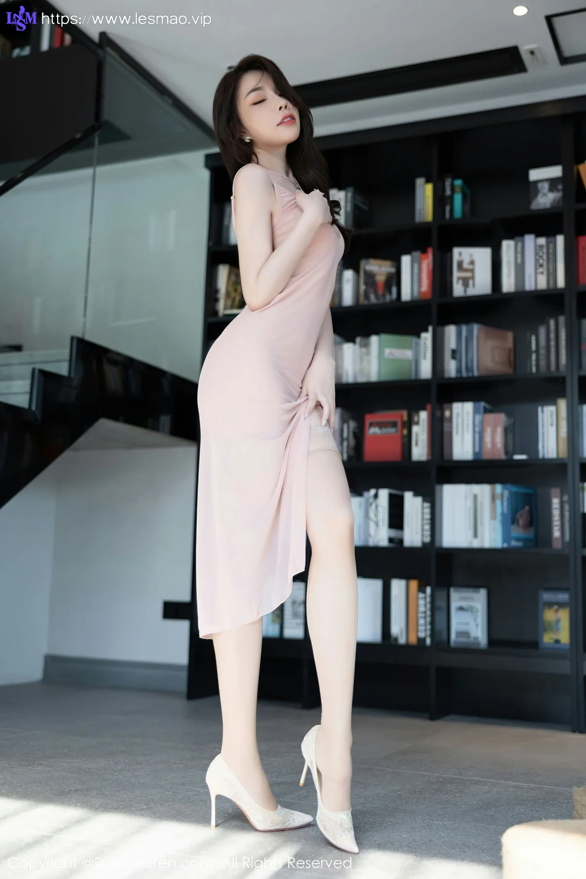 XiuRen 秀人 No.5839 徐莉芝Booty 诱人原色丝袜性感写真1 - 39