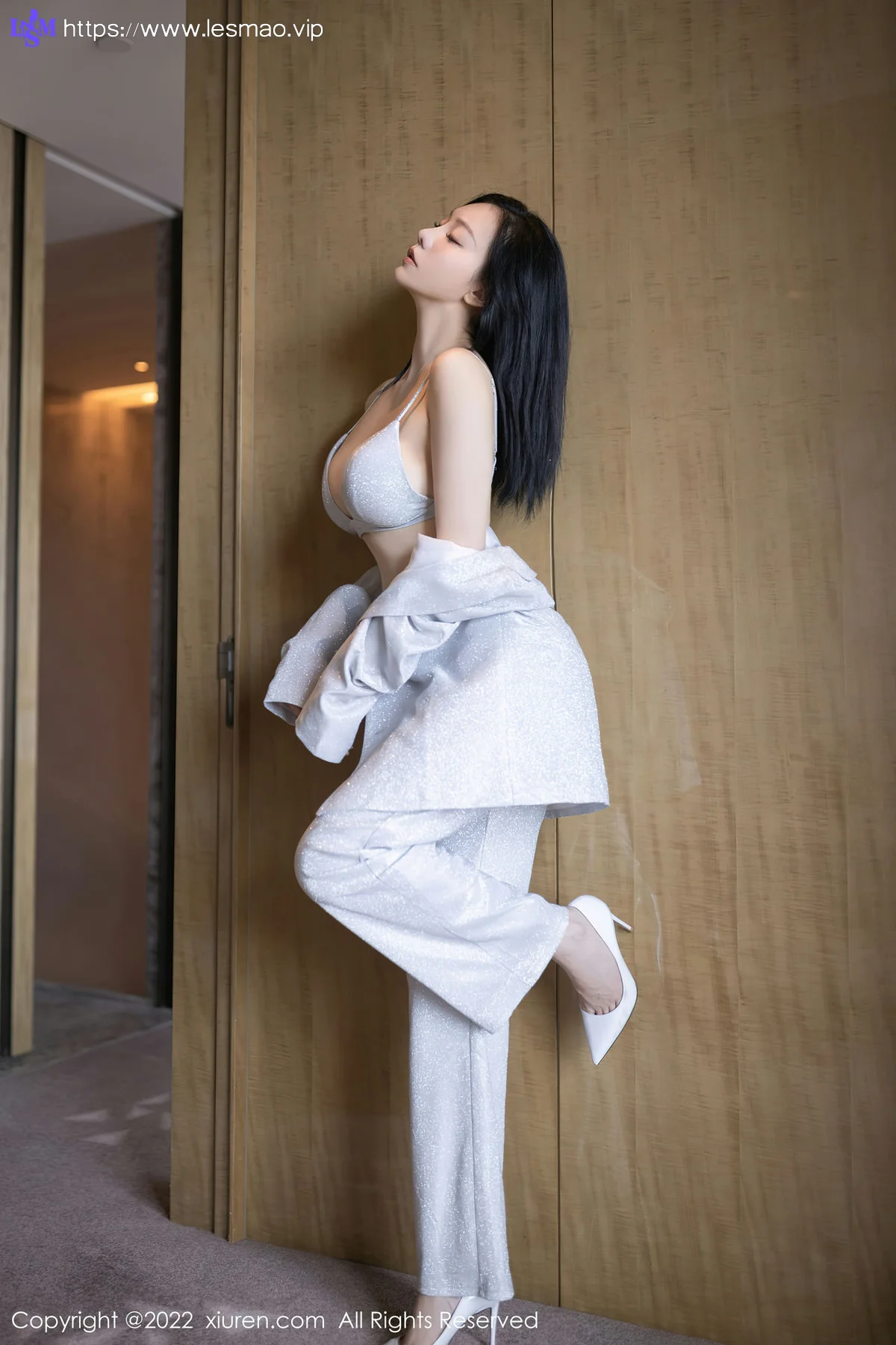 XiuRen 秀人 No.5859 安然anran 银色内衣北京旅拍写真 - 28