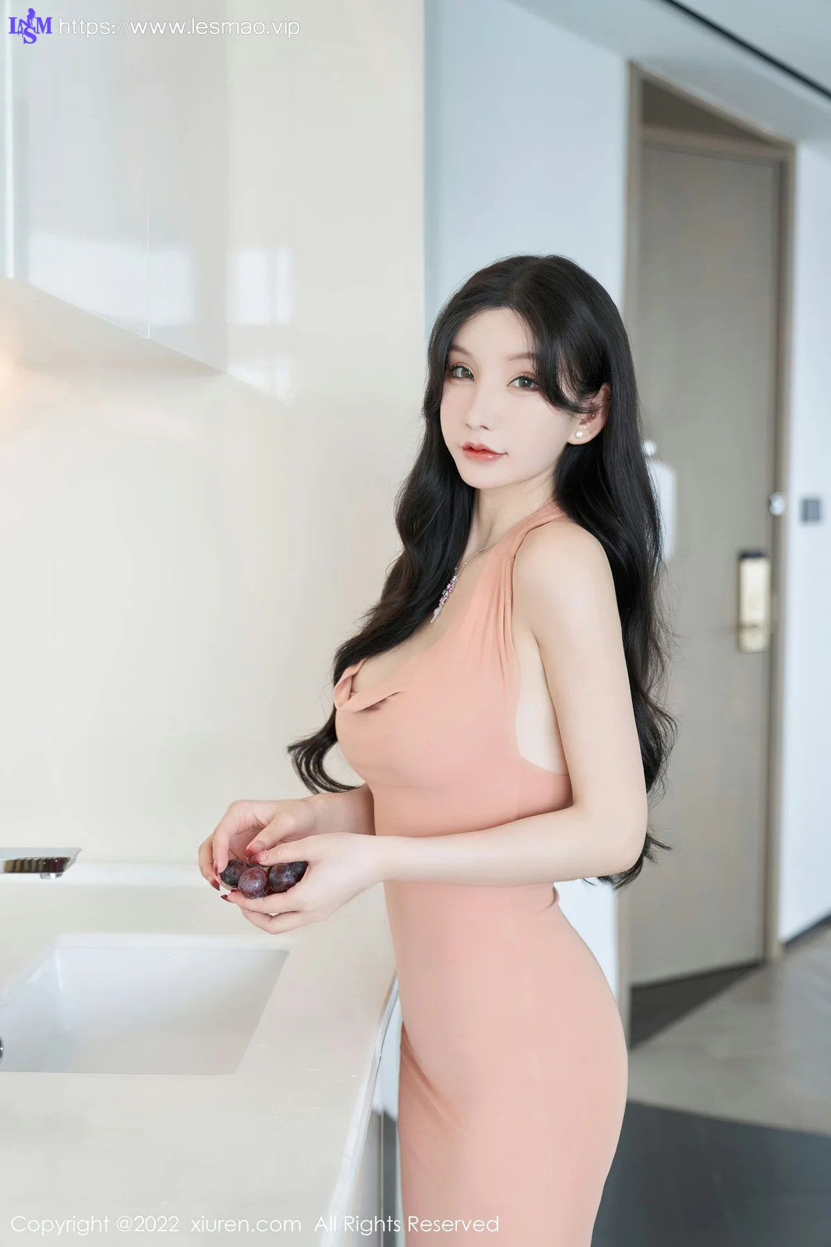 XiuRen 秀人 No.5881 周于希Sally 妻子的一天生活成都心愿旅拍 - 11